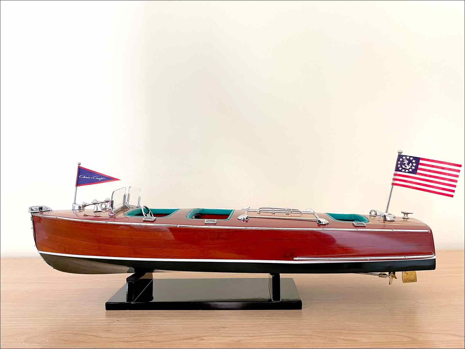 model boat Chris Craft