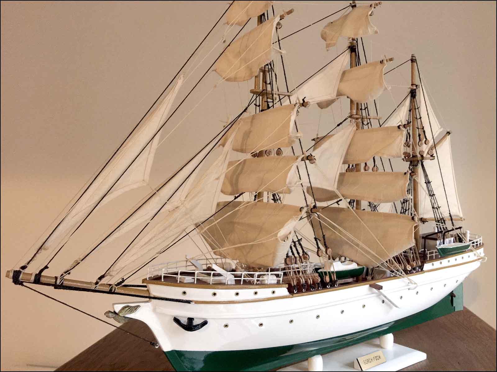 small scale tall ship model Gorch Fock