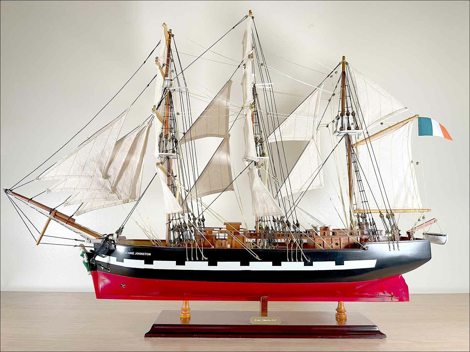 Irish famine tall ship Jeanie Johnston model