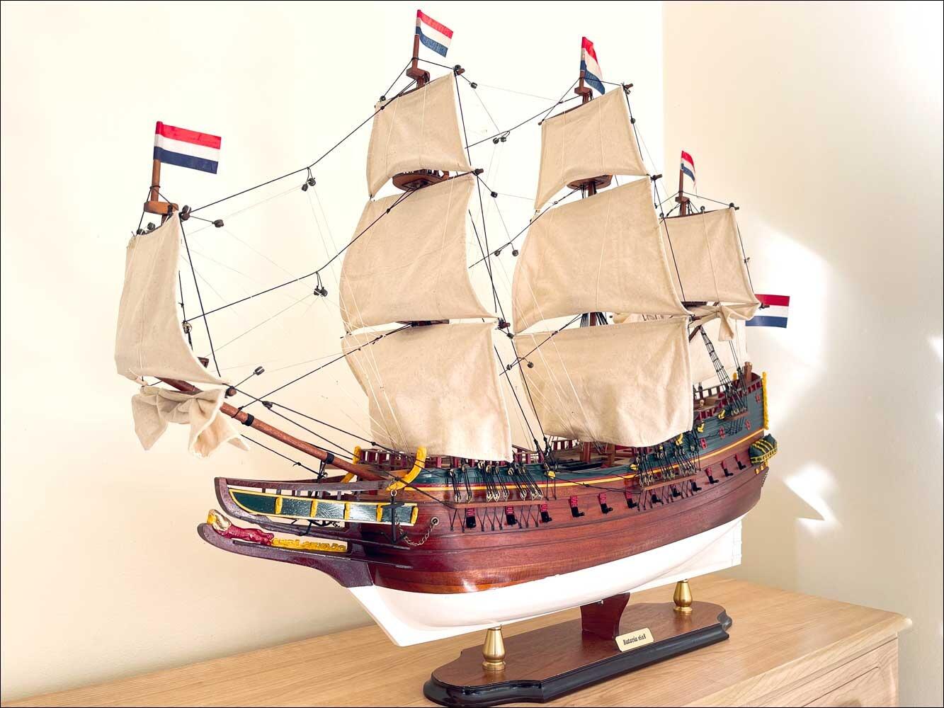 Batavia model built using plank-on-frame construction