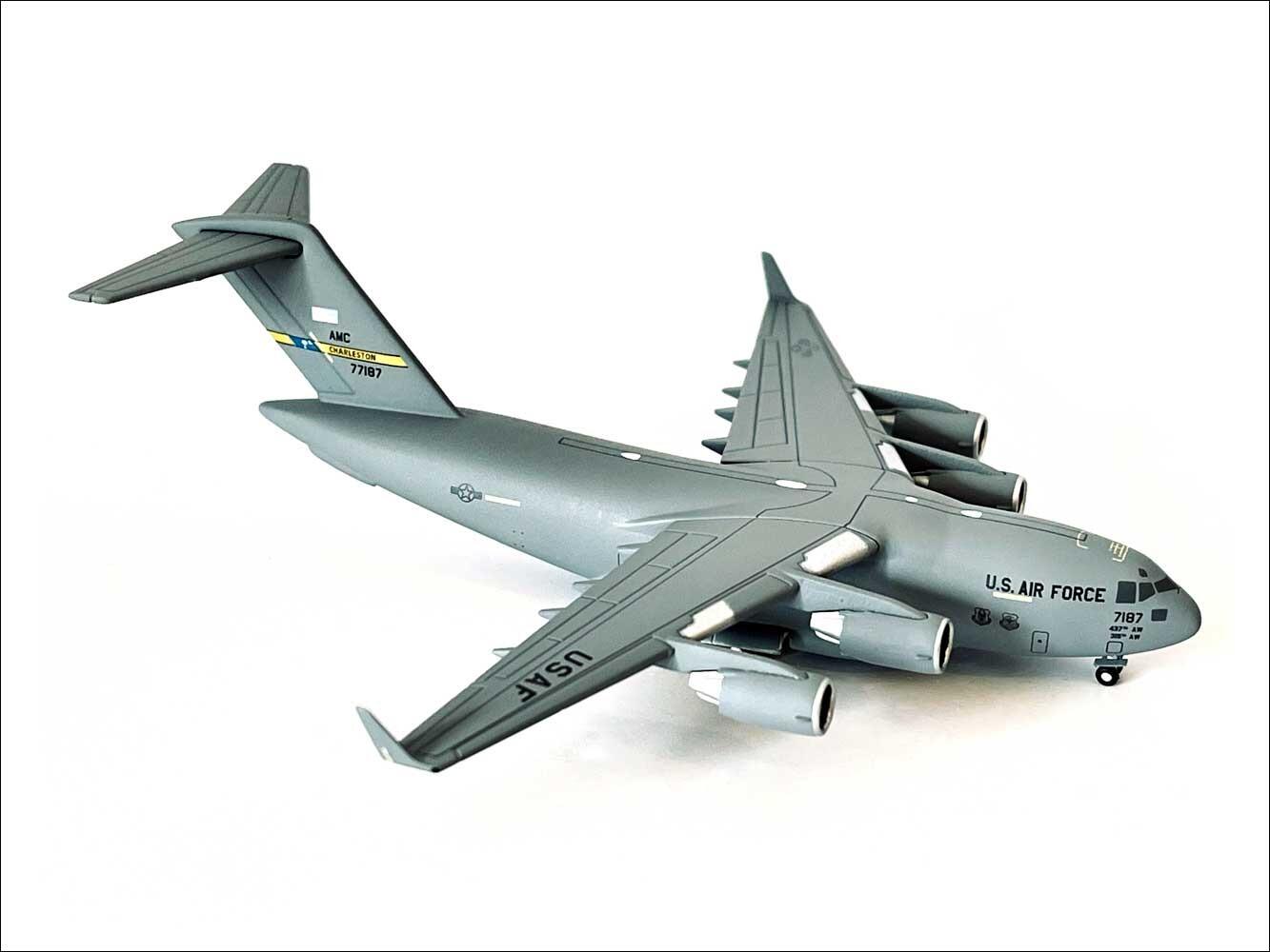 “Spirit of the Candy Bomber” C-17A Globemaster aeroplane model
