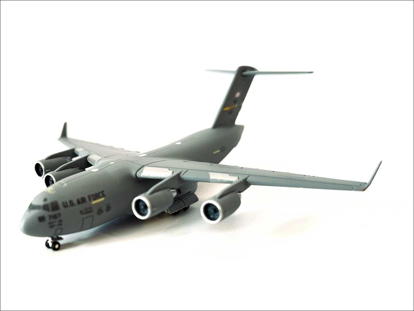 1:500 Herpa Globemaster desktop model miniature