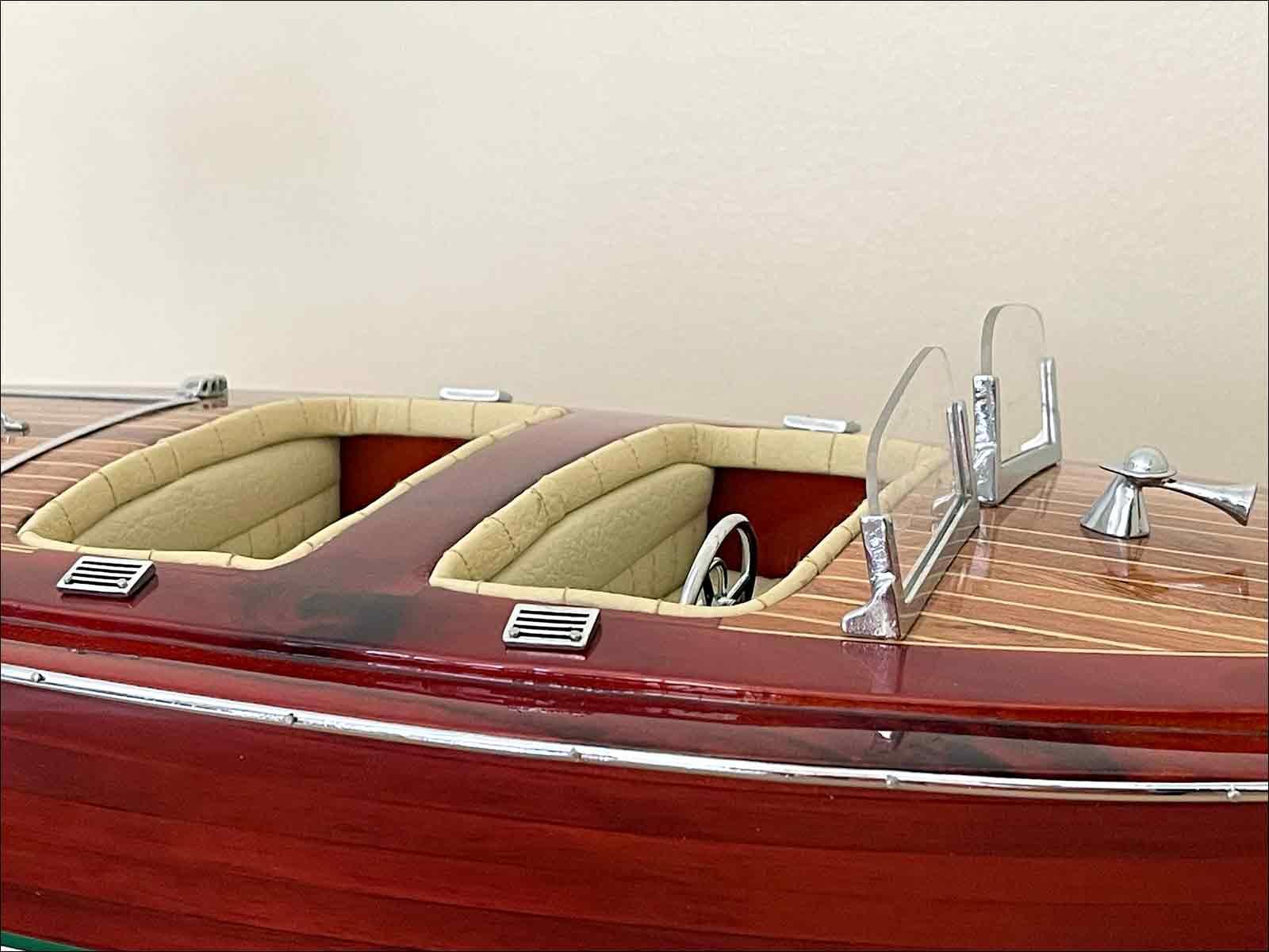 boat scale model Chris Craft Runabout