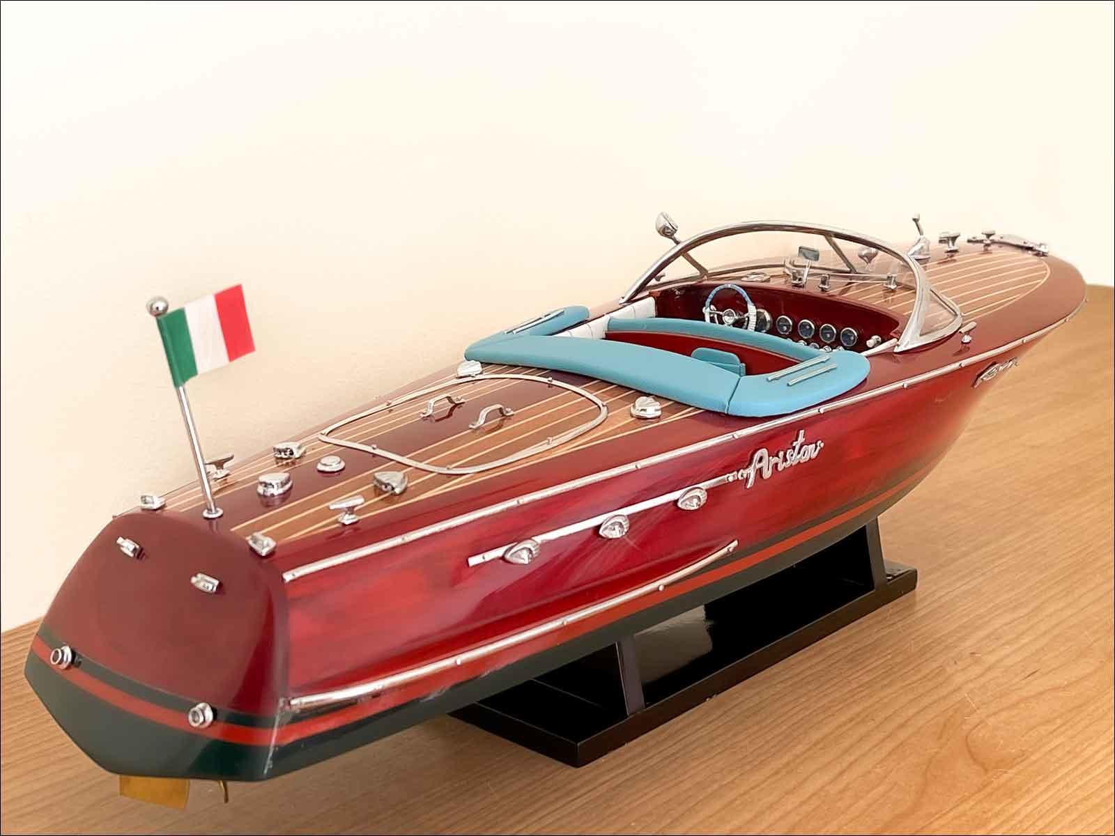 model yacht Riva Ariston