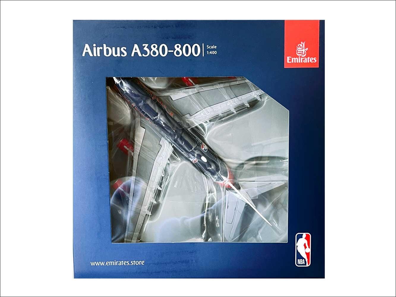 Boeing 777-300ER Emirates A6-EQH (New Livery) – 1:200 Scale Model