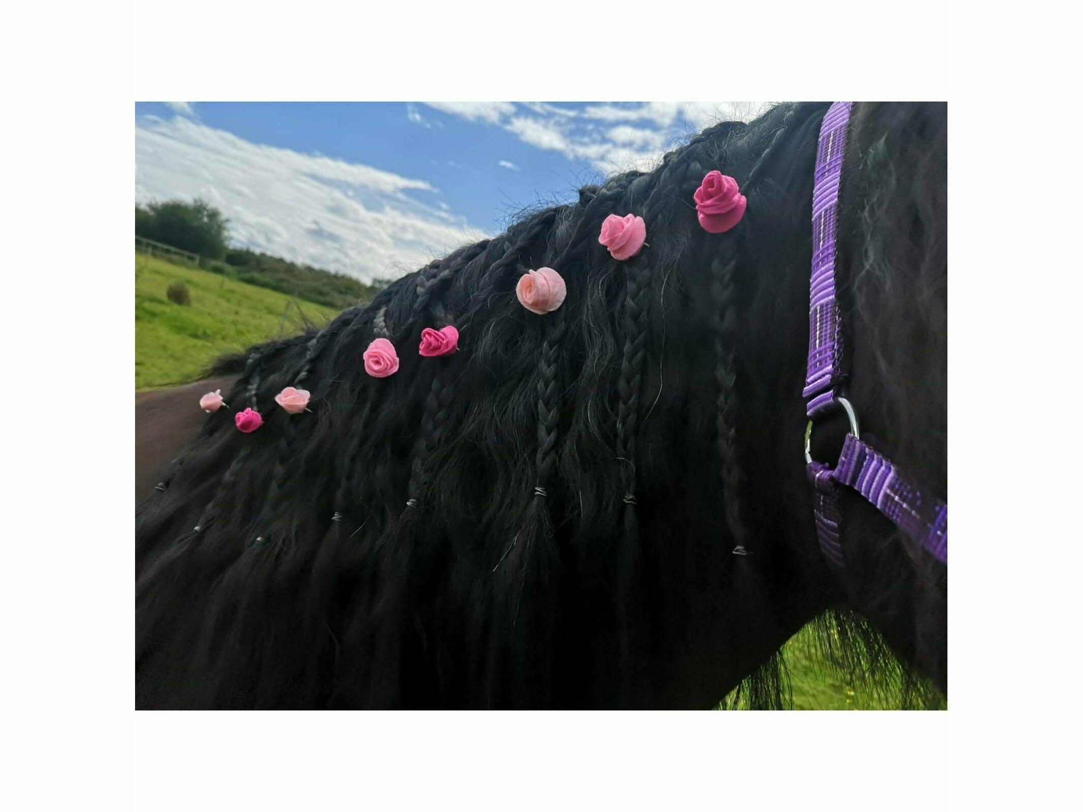 Daisy-Chain Equestrian Charm Rose Mane and Tail charm set (8 flowers)