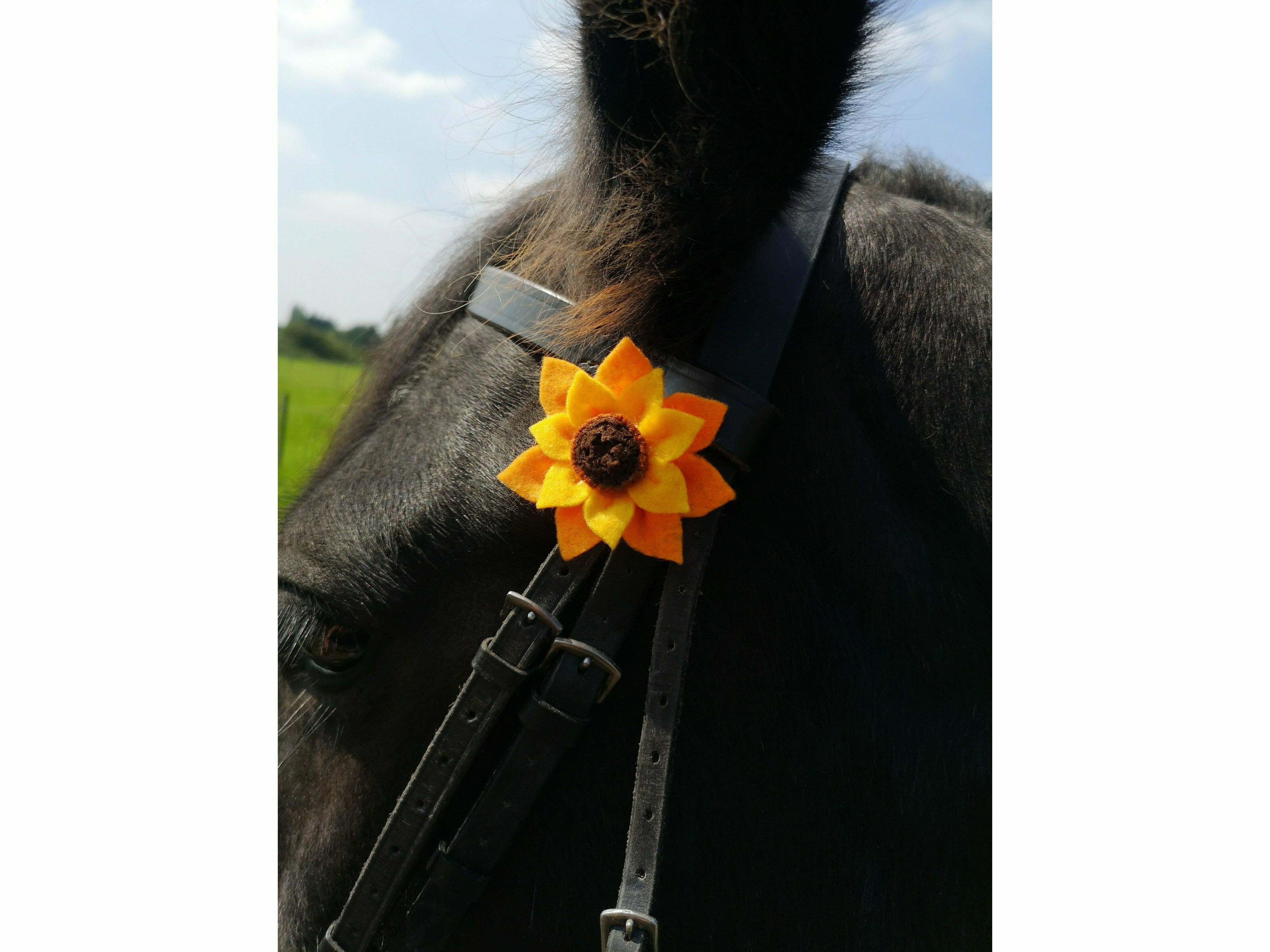 Daisy-Chain Equestrian Charm Sunflower bridle/mane charm.