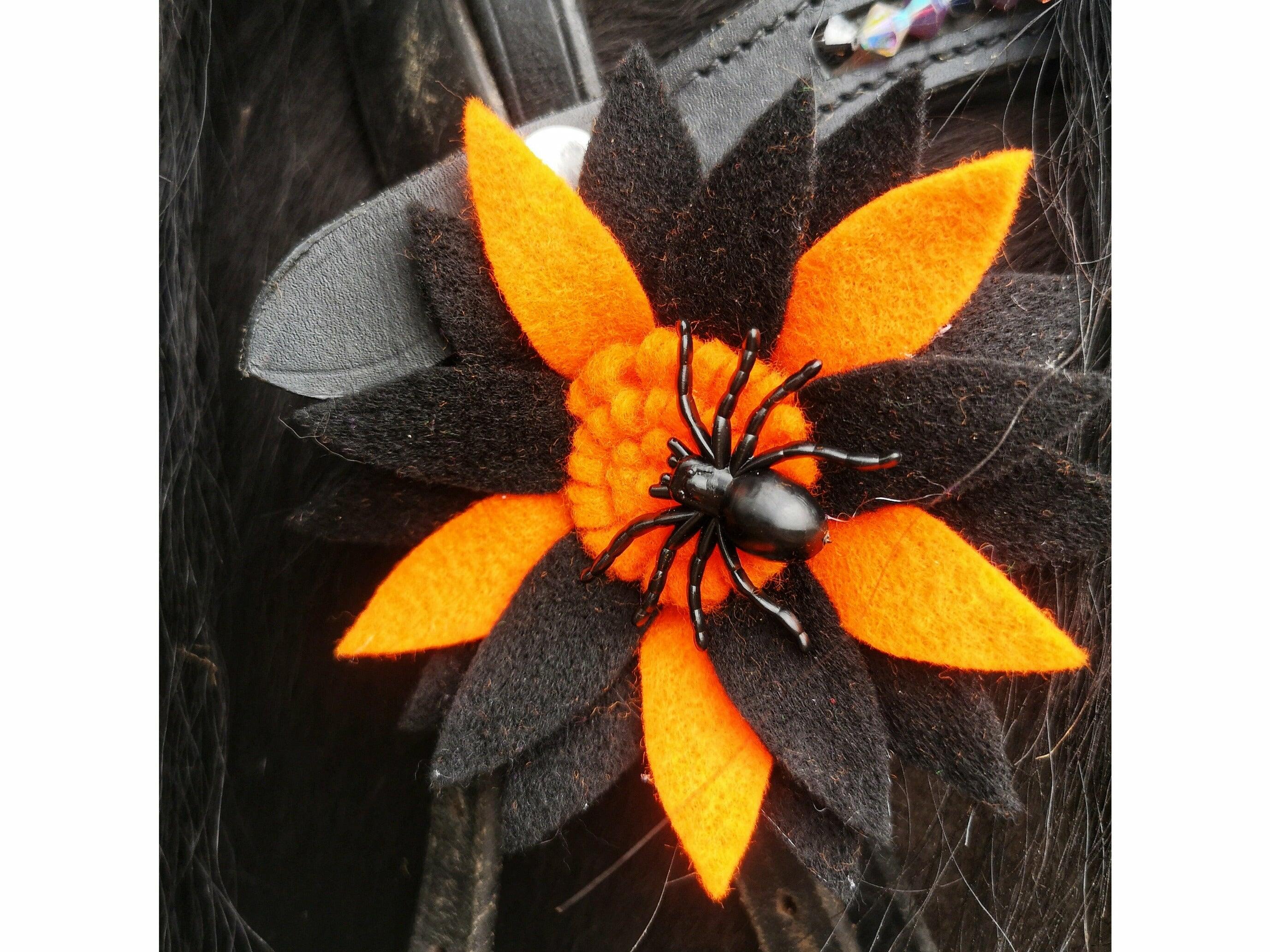 Daisy-Chain Equestrian Charm Spooky Halloween Spider Bridle or Mane/Tail charm