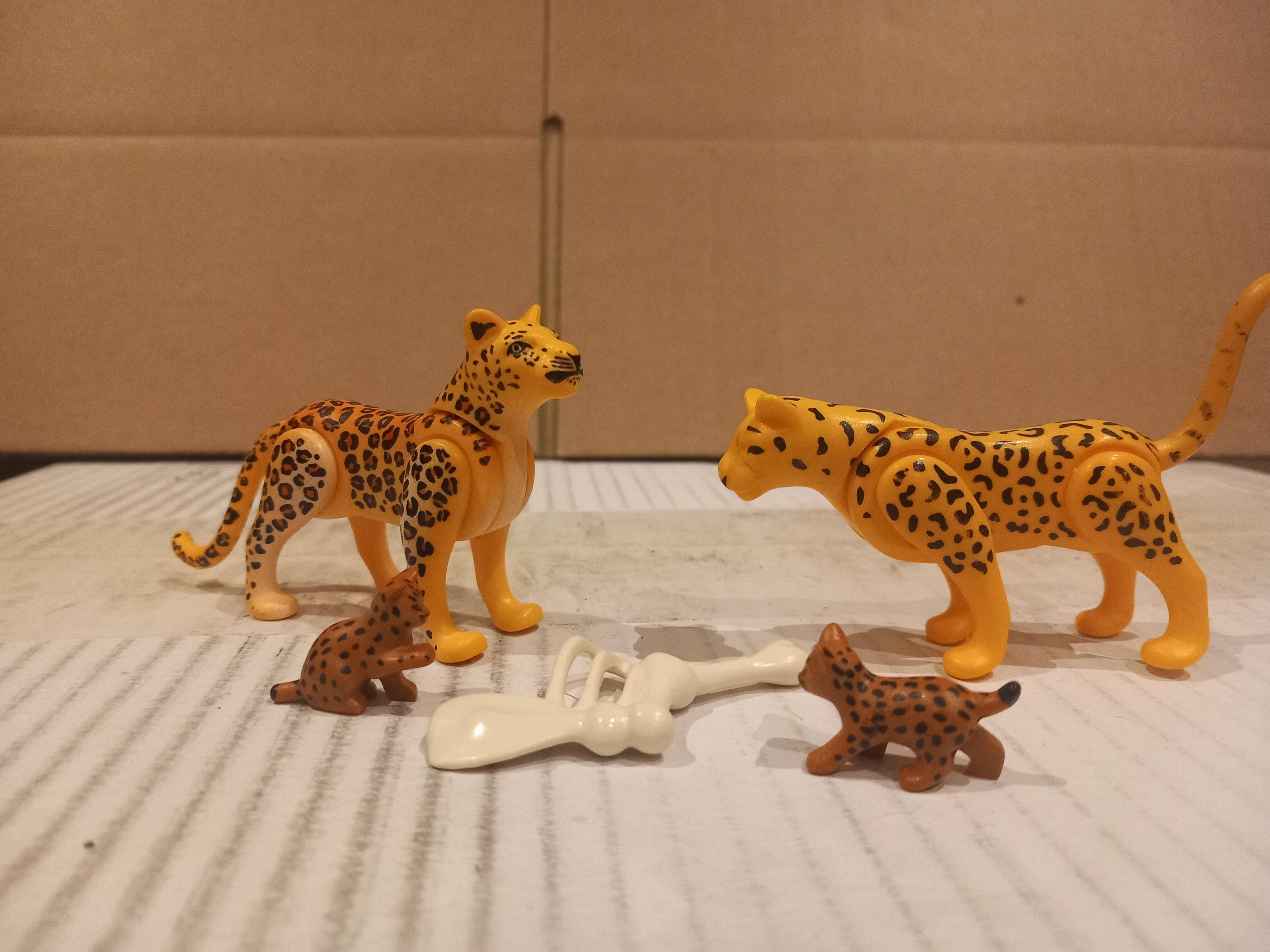 Playmobil Leopards Jaguars With Cubs Used Clearance