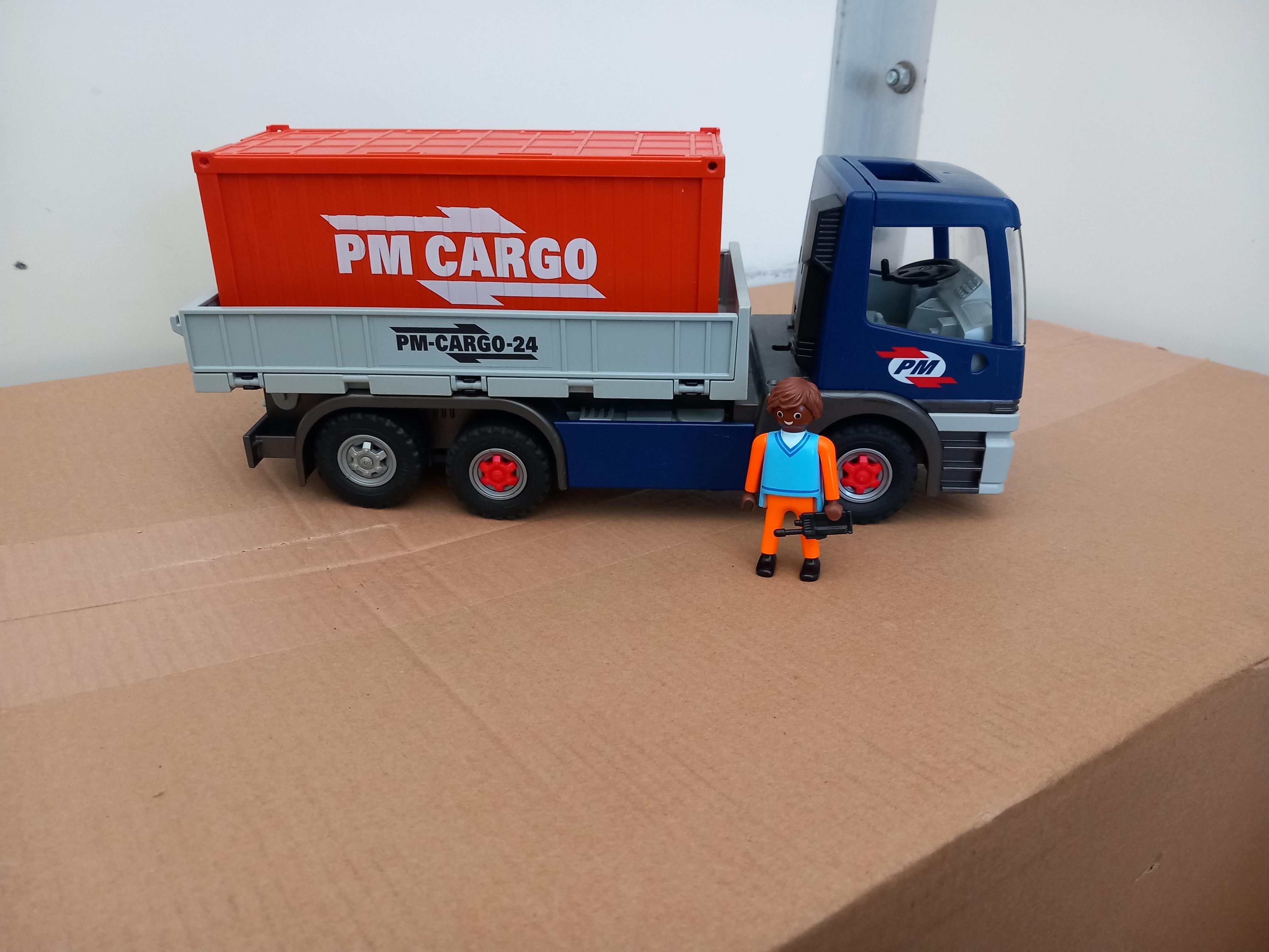 Playmobil cargo truck online