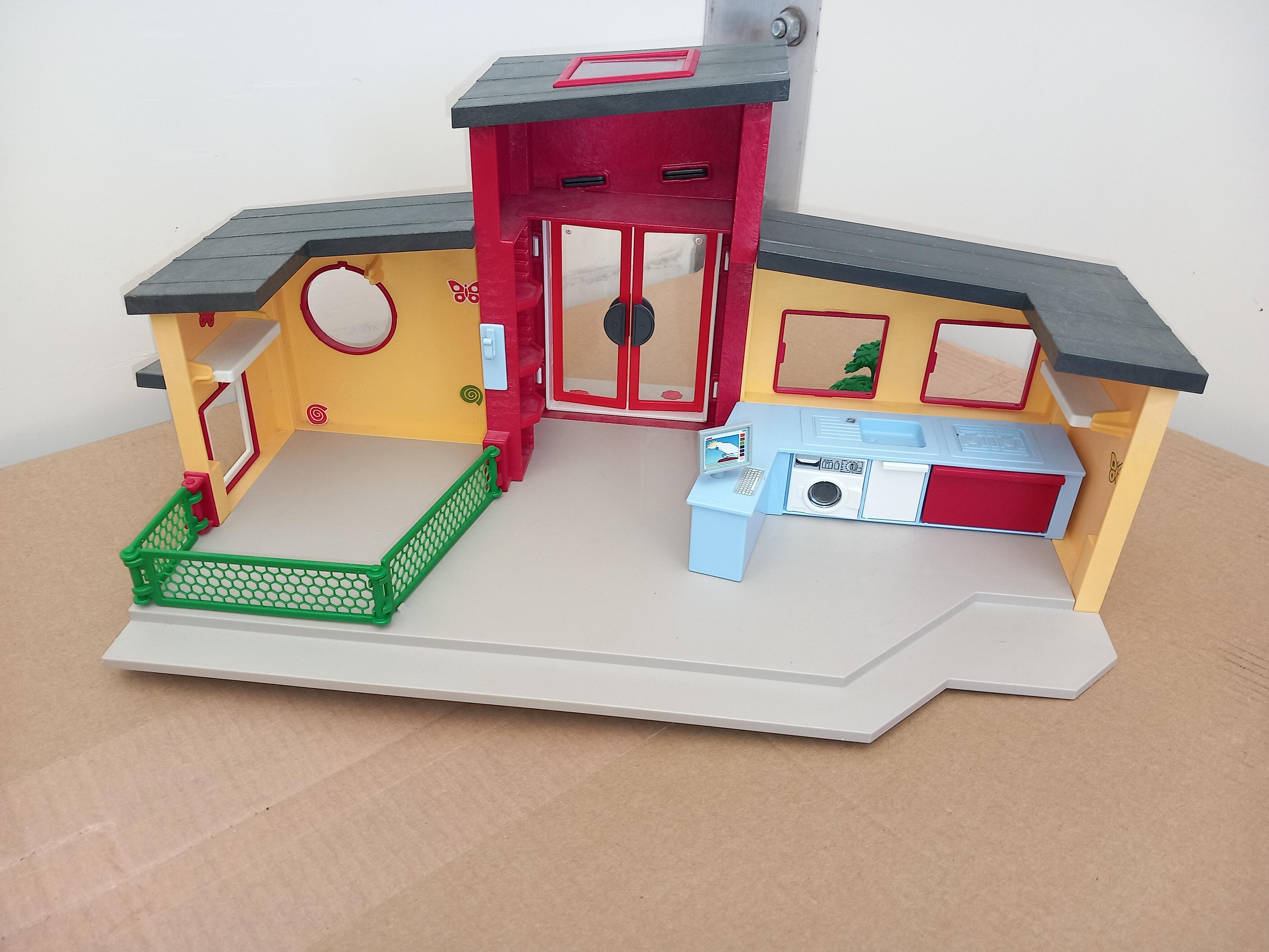 Playmobil 9275 Tiny Paws Pet Hotel Dog Boarding Used Clearance