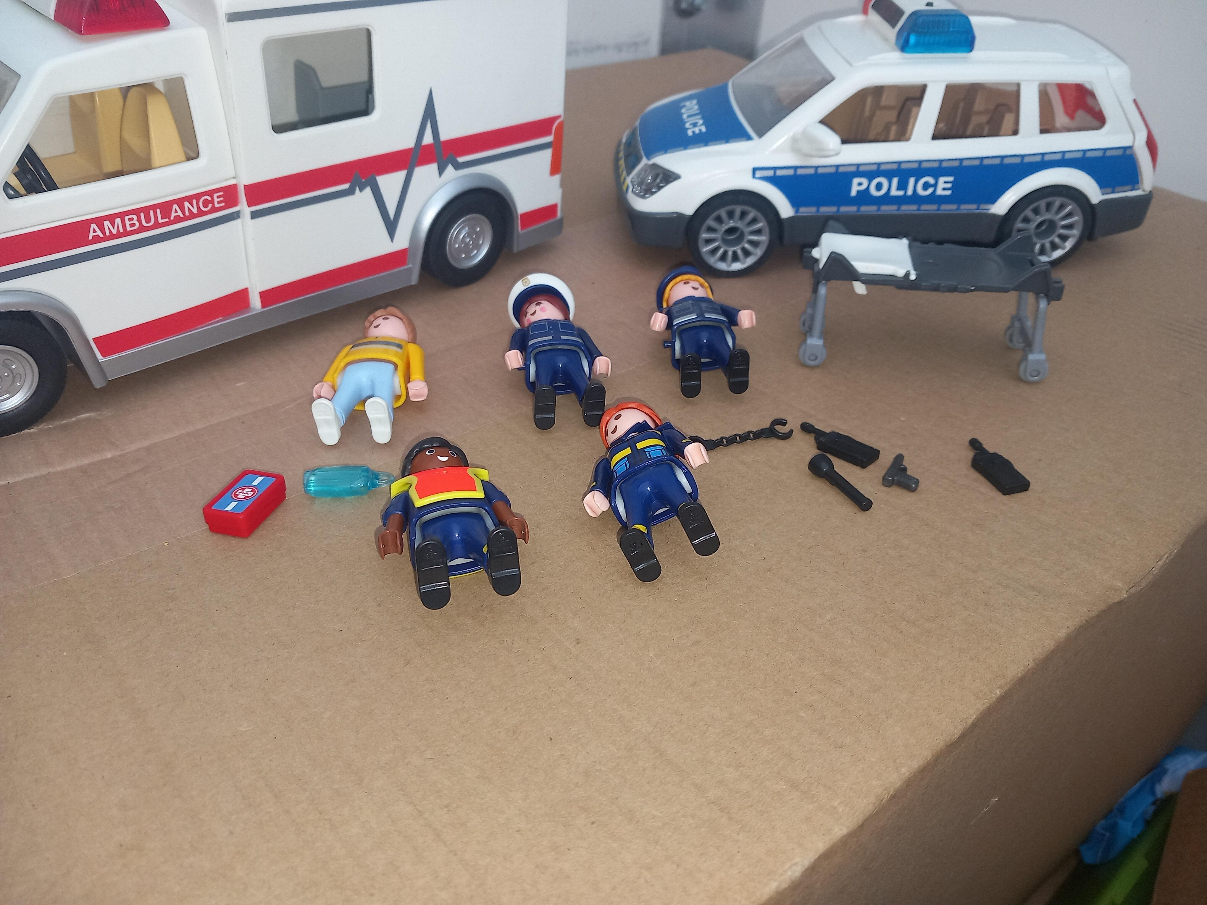 Playmobil police and ambulance online