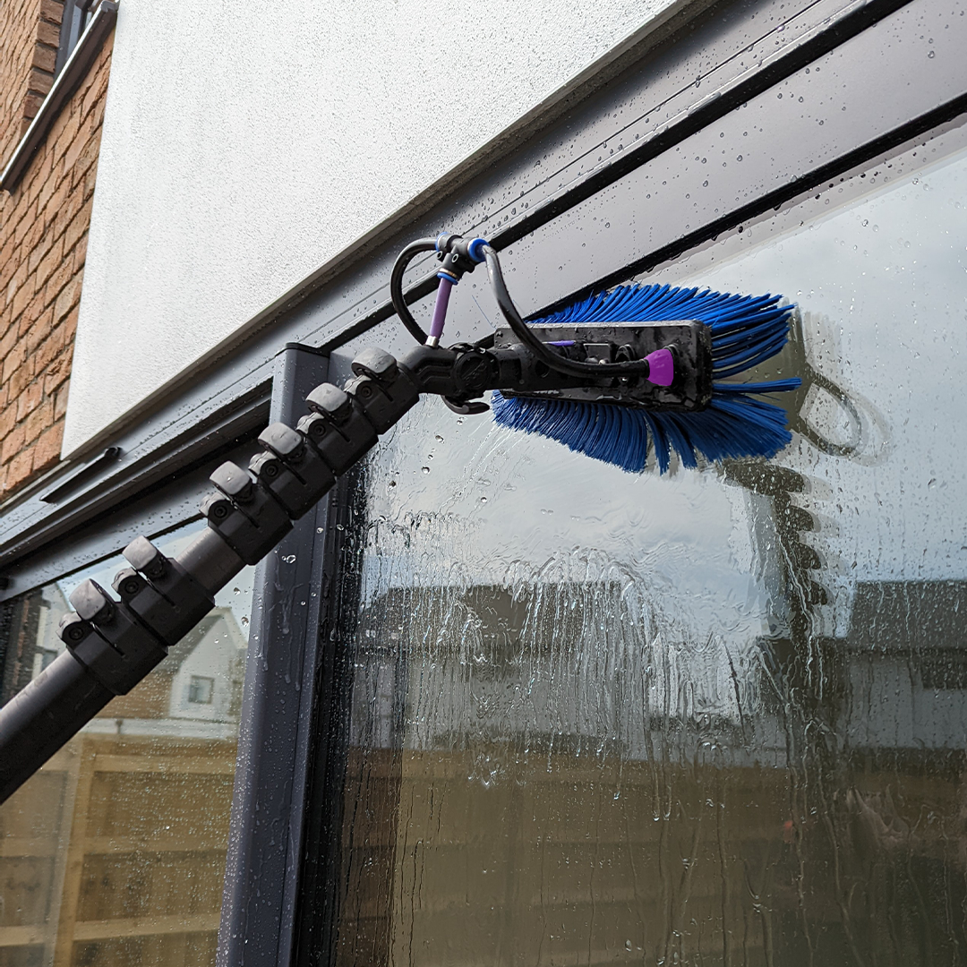 thumbnail image 2 of 33 FT Aluminum Water Fed Pole For Window Cleaning – Lightweight Telescopic Pole 2 of 2