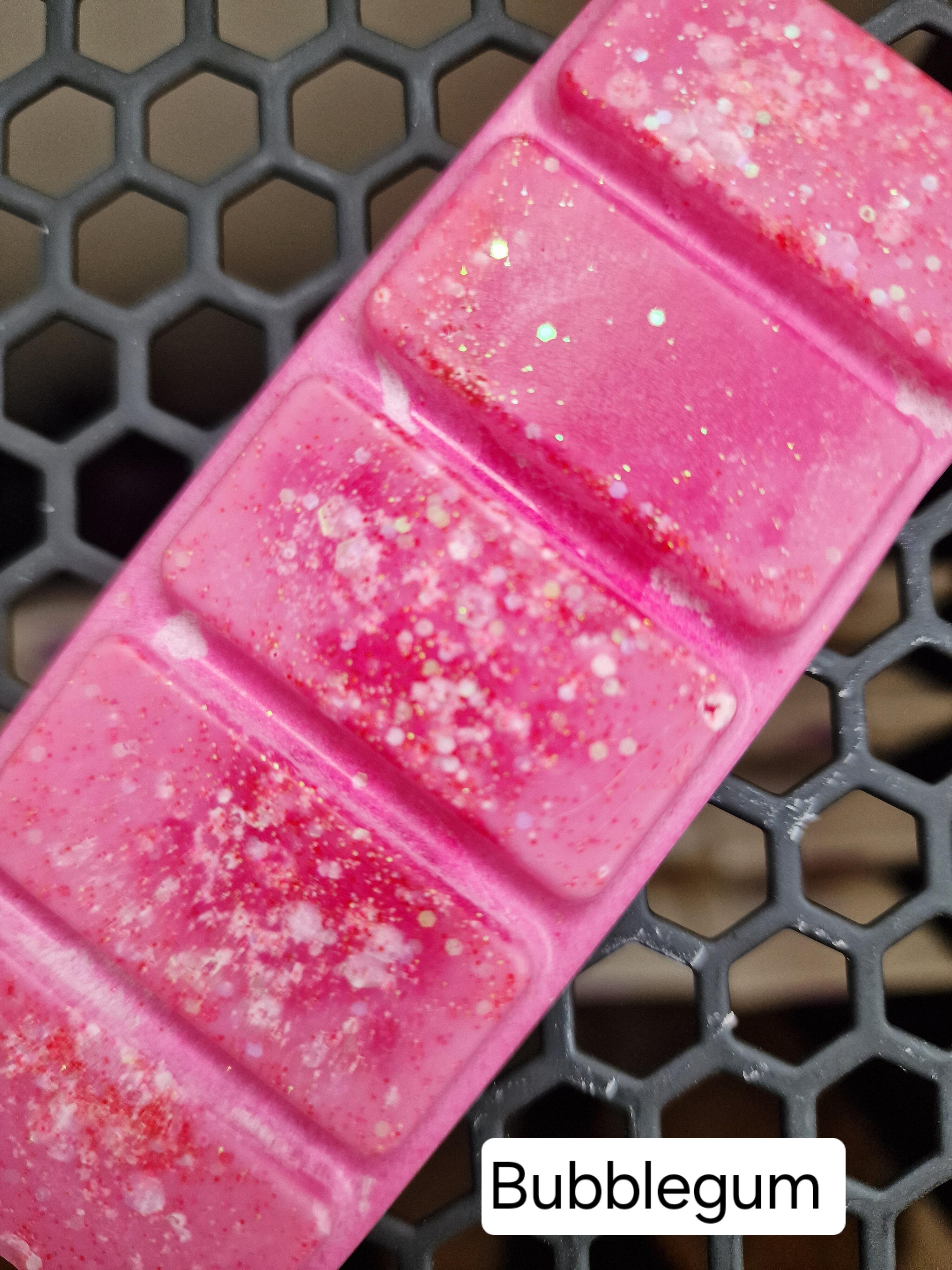 handmade 100% soy wax bubblegum snap bar. 5 segments infused with Bubblegum fragrance oil