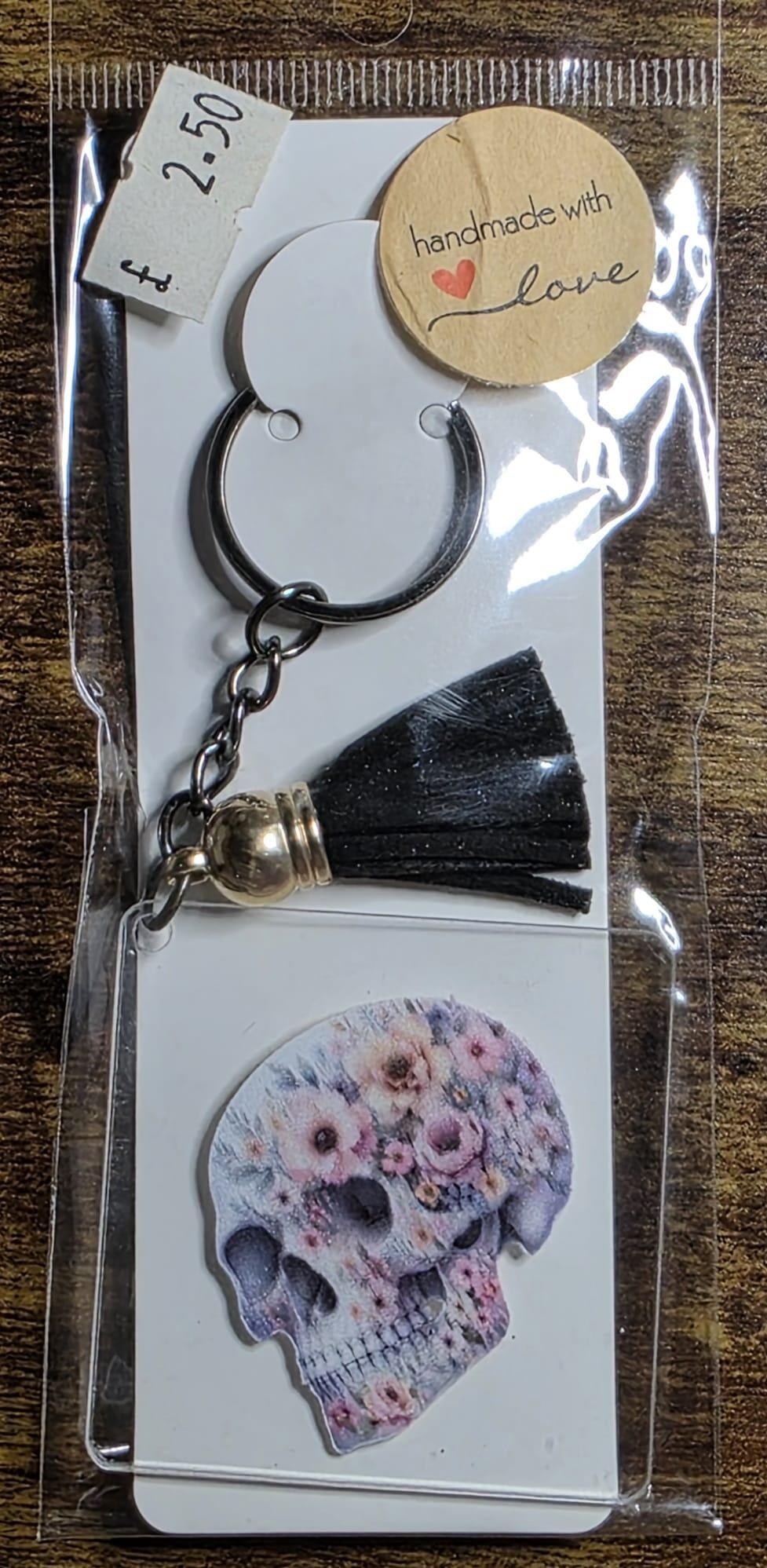 skull left black tassel