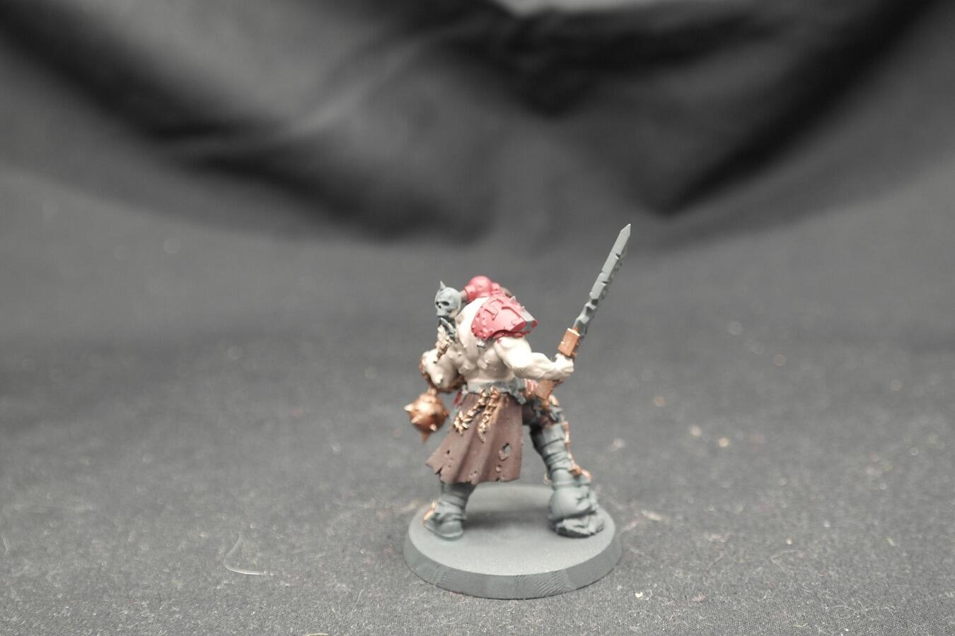 Blades of Khorne : Slaughterpriest avec Entailleur et Marteau de Colère - Warhammer Age of Sigmar