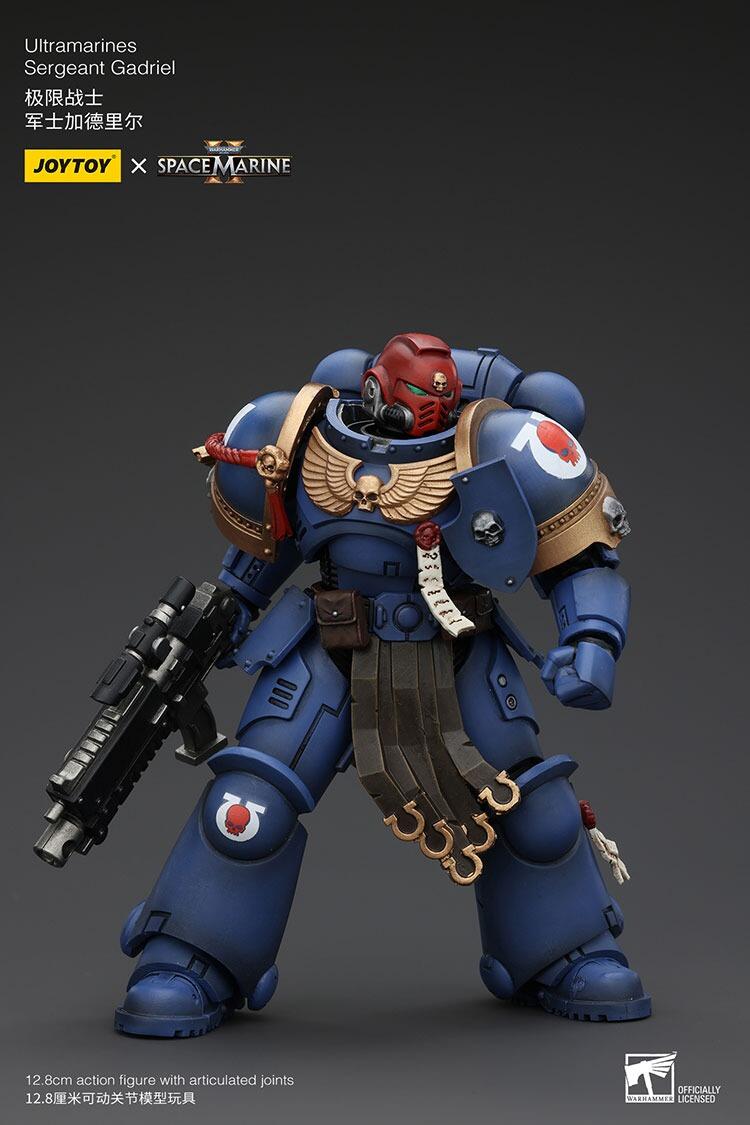 Ultramarines Sergeant shoulder pad detail
