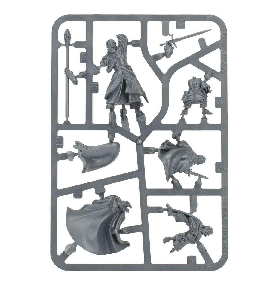 Display base setup with Gandalf and Pippin miniatures