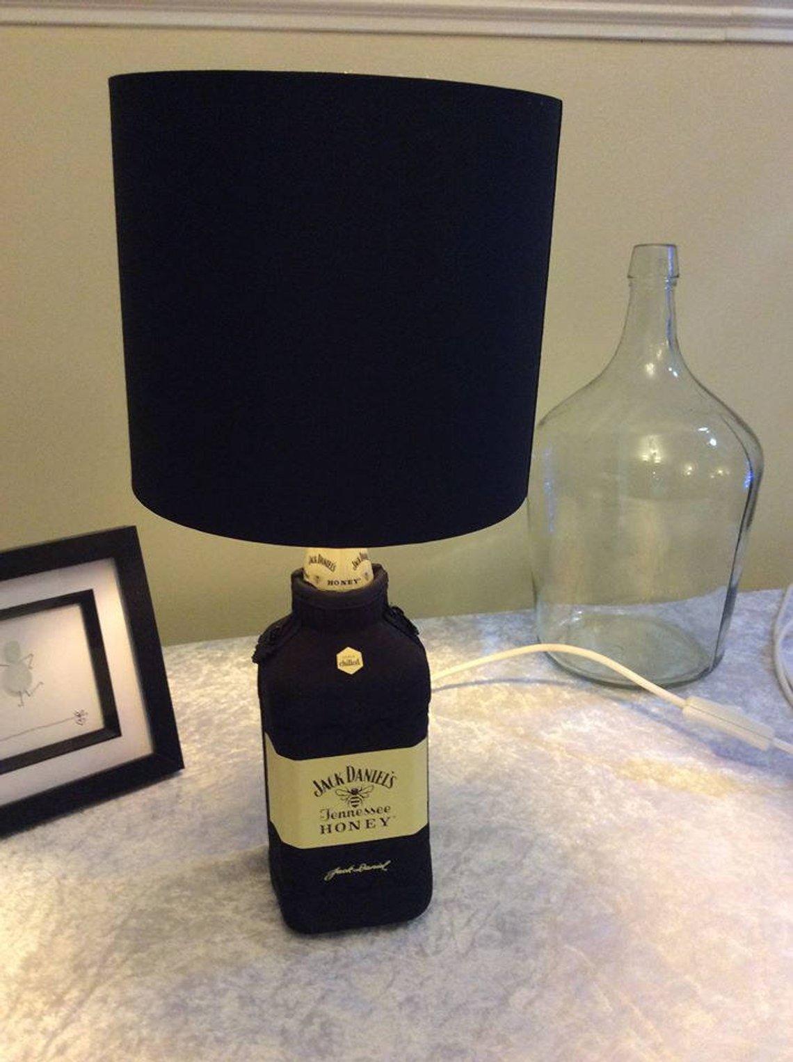 Limited Edition Jack Daniel’s Tennessee Honey Whiskey Bottle Lamp with fitted Neoprene Chiller Jacket showing Bee Zipper Free Shipping UK