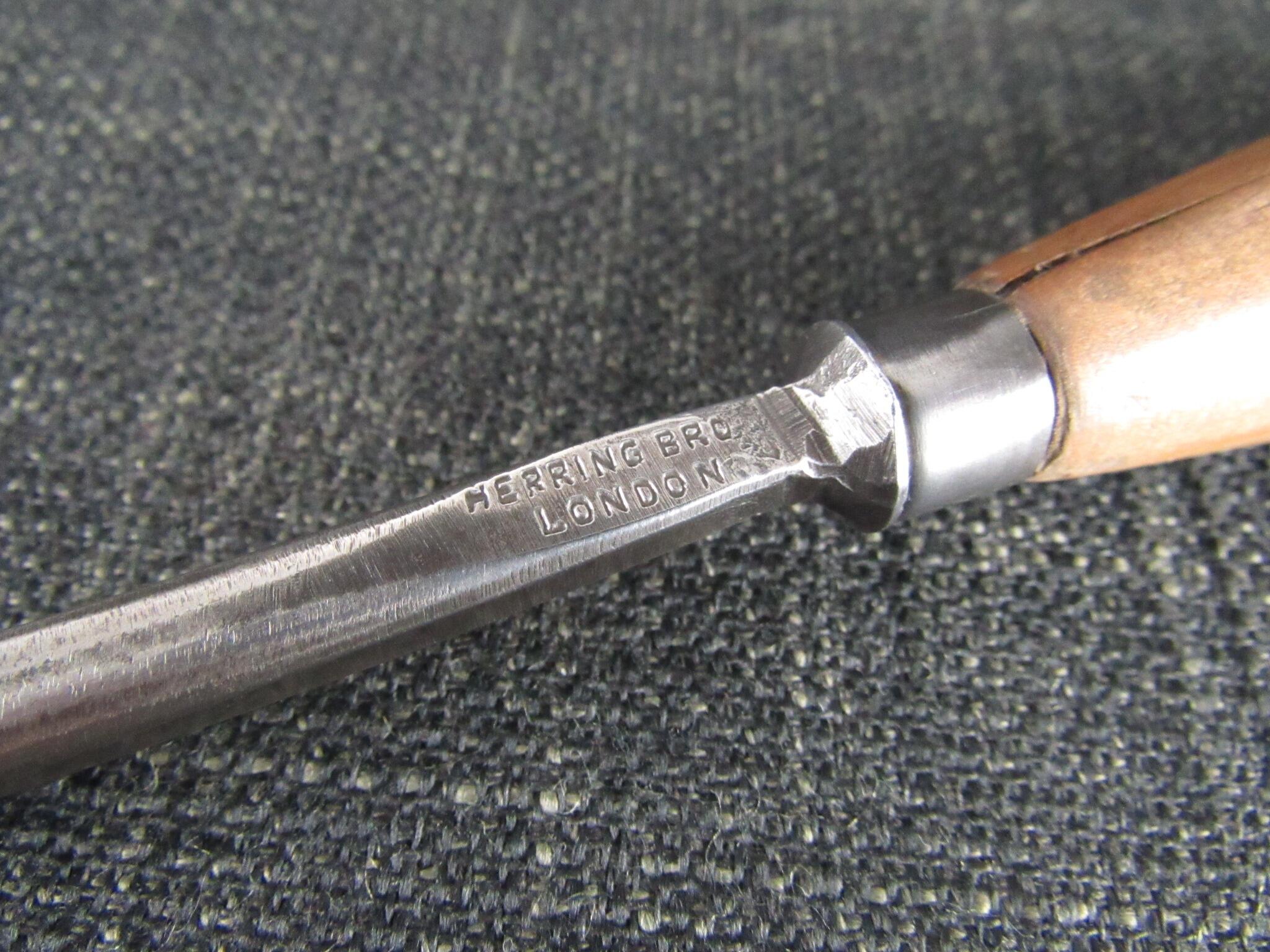 HERRING BROTHERS No 9 Deep Carving Gouge - 1/4 inch 7mm