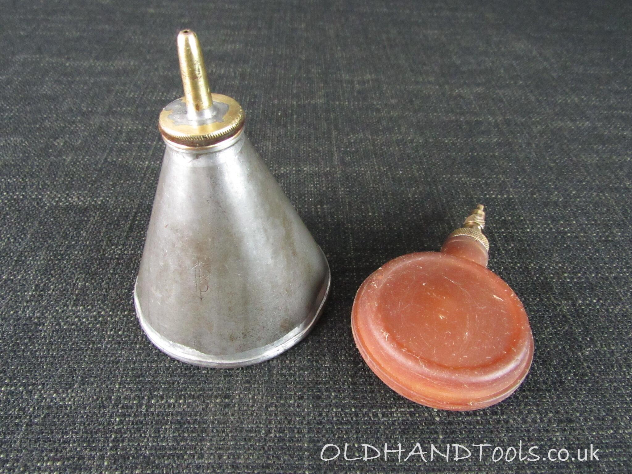 2 Vintage Oil Cans by DIAMOND & VALVESPOUT