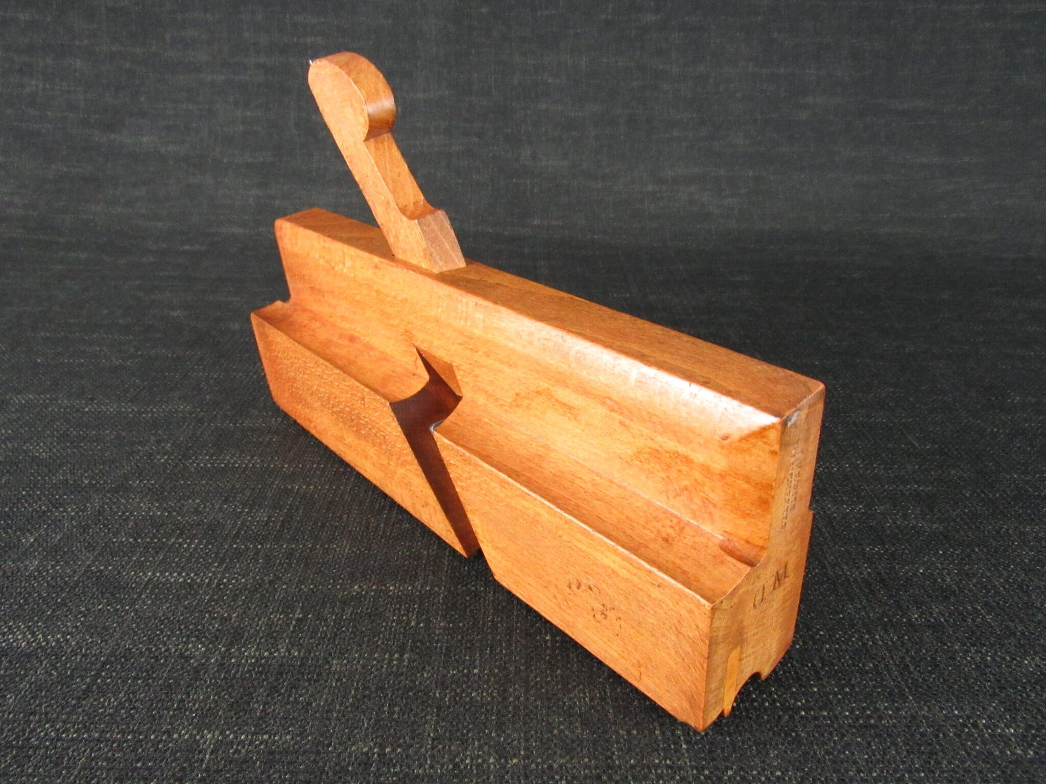 T HEWITT 5/8 inch Side Bead Moulding Plane