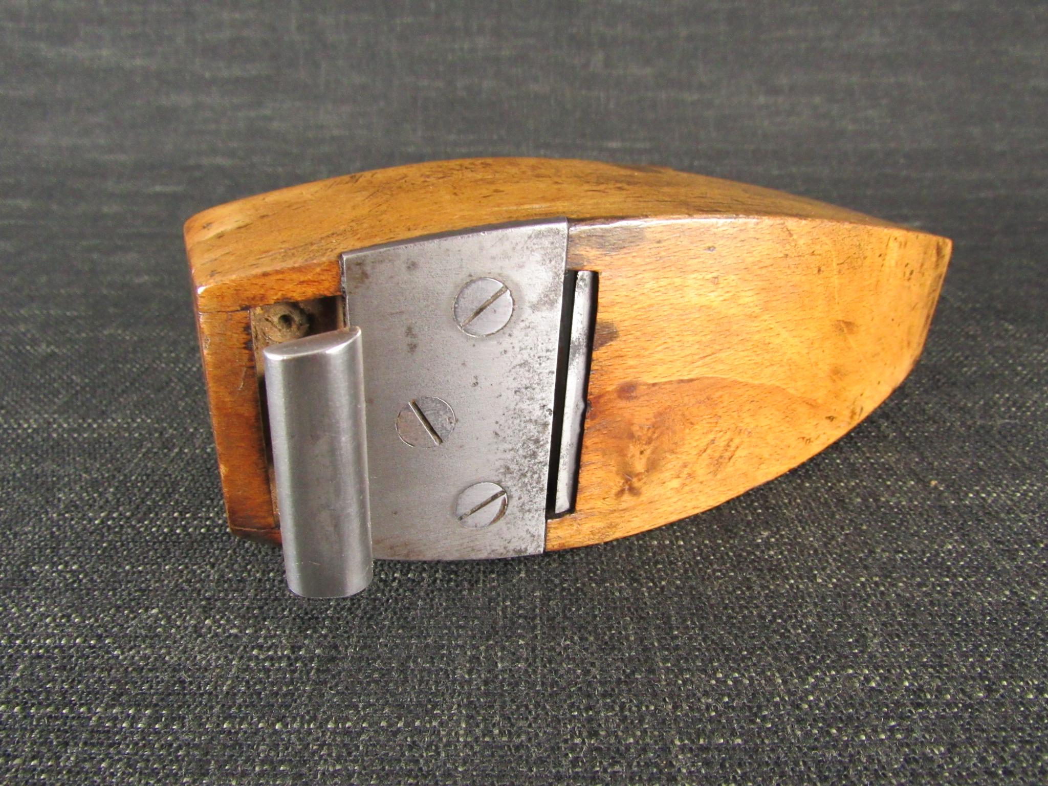 VARVILL Wooden Compass Plane with Screw Stop *SOLD*