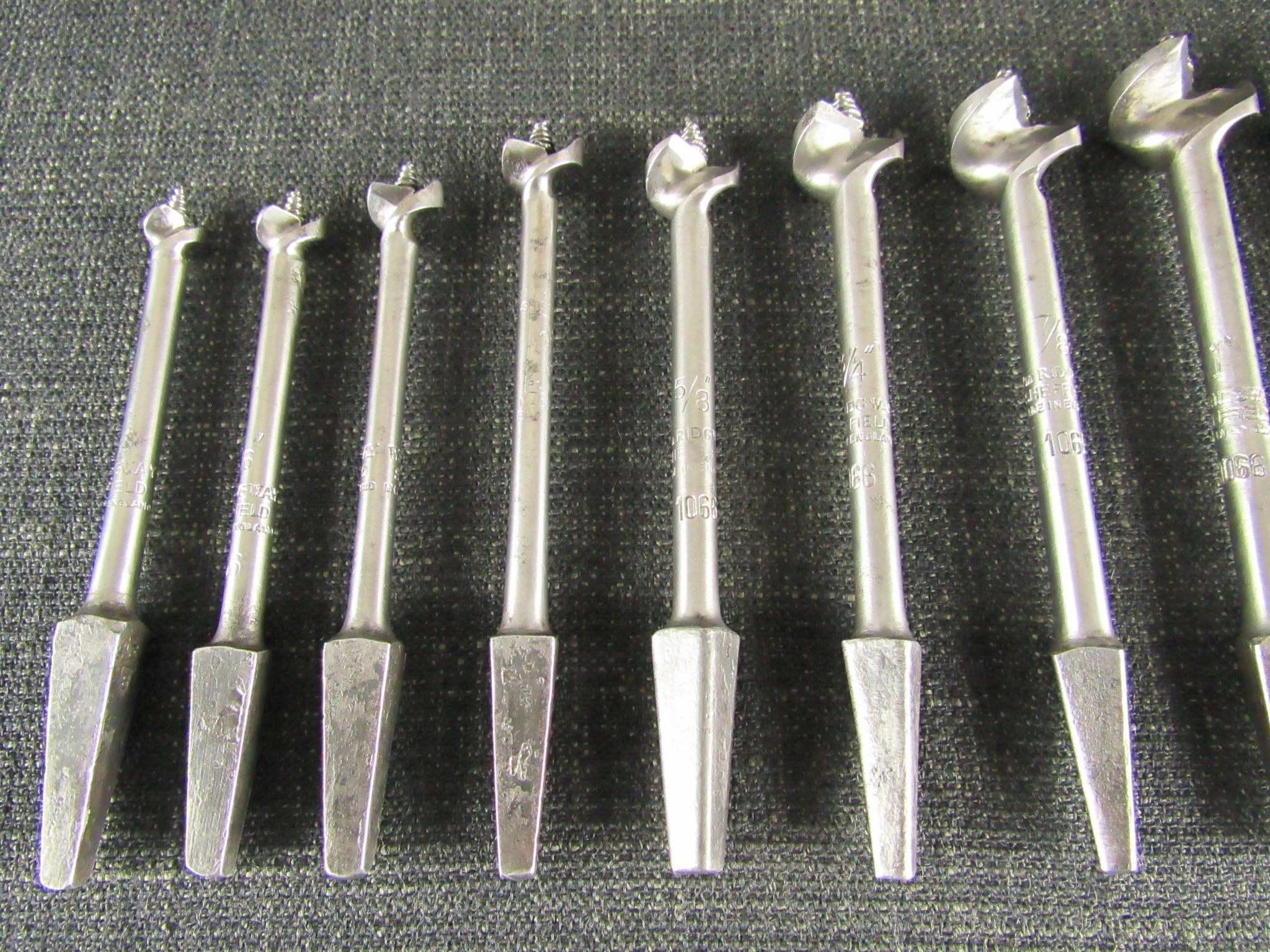 Brace bits outlet