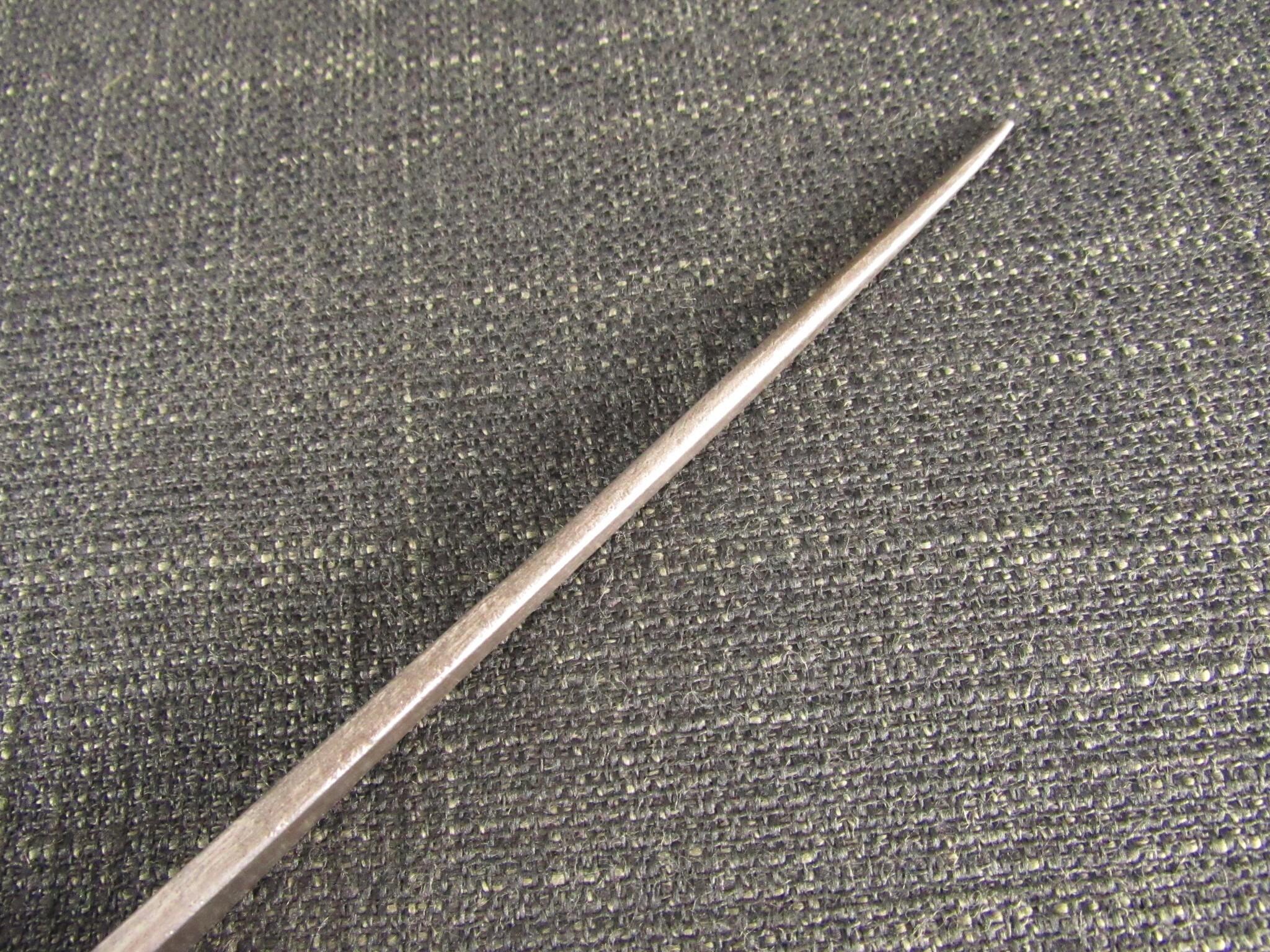 Striking Knife