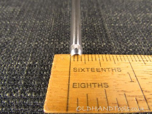 HENRY TAYLOR 3/16 inch Deep Carving Gouge - No 11 Sweep