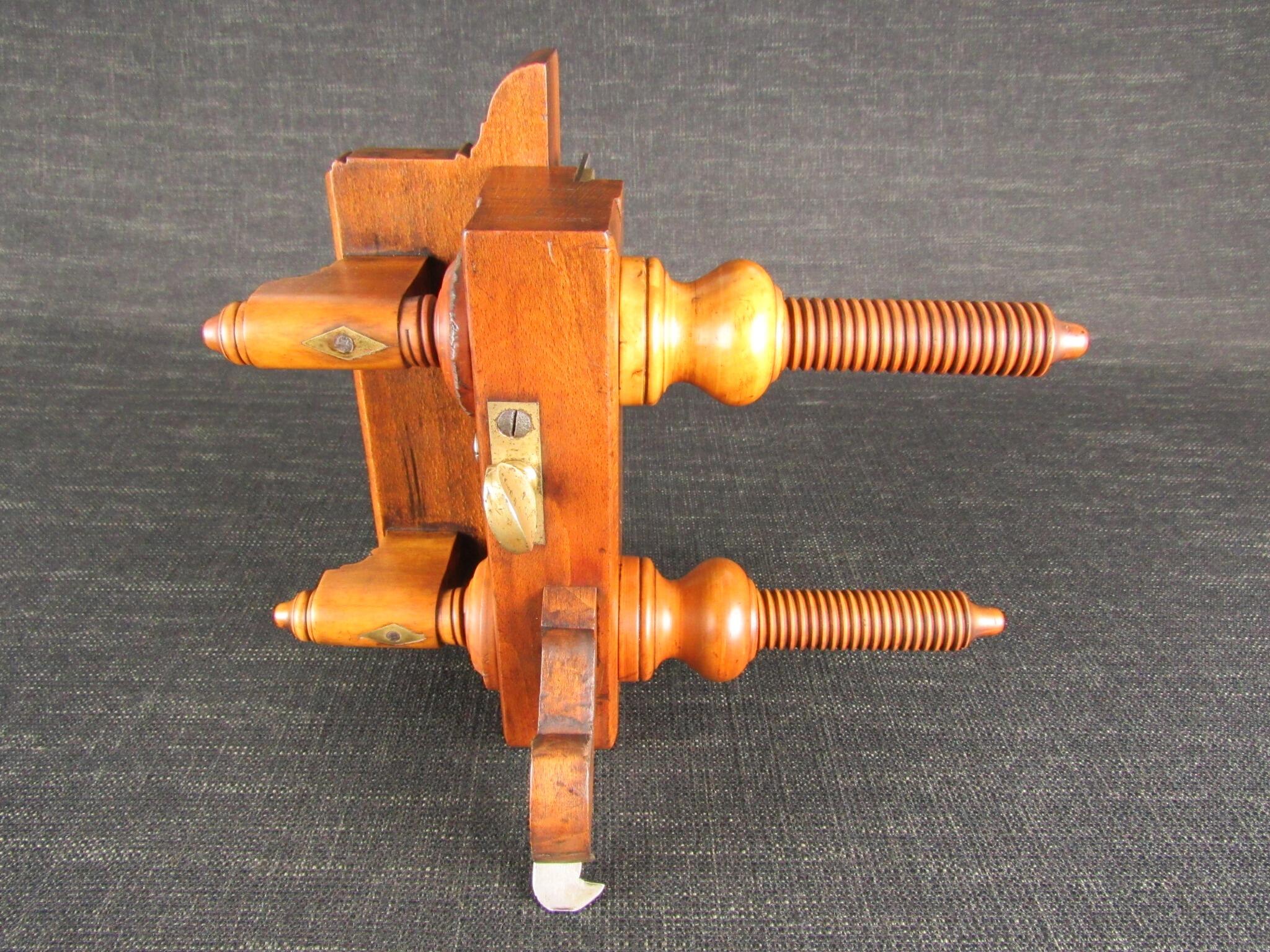 VARVILL Screw Stem Plough Plane with ROCKS Patent Depth Stop