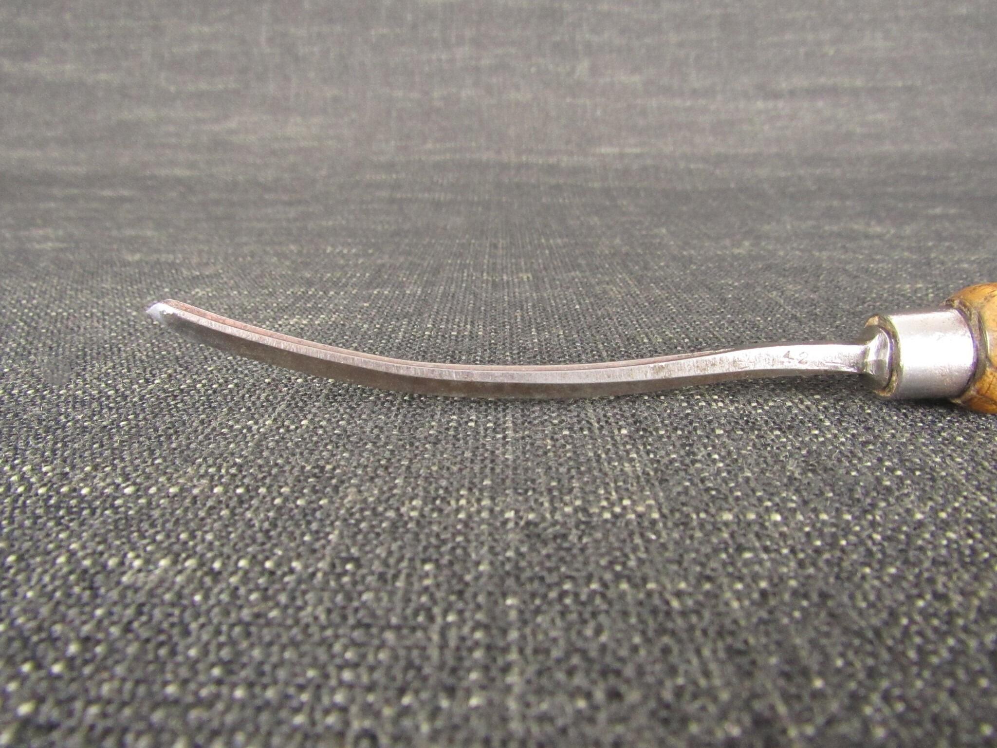 MARPLES 45 Degree Curved V Carving Tool - 1/8 inch No.42 Sweep