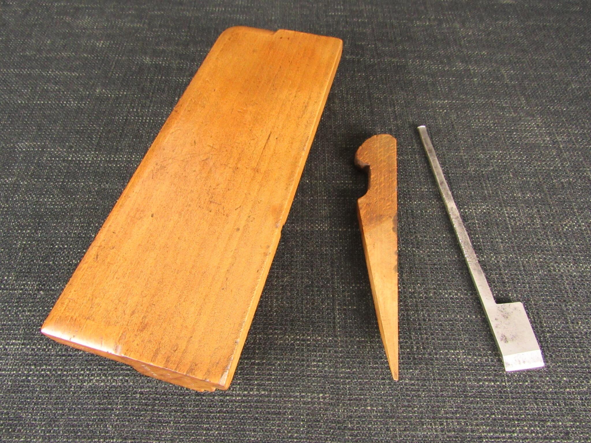 TUCKER Late STOKOE Standing Fillister Plane