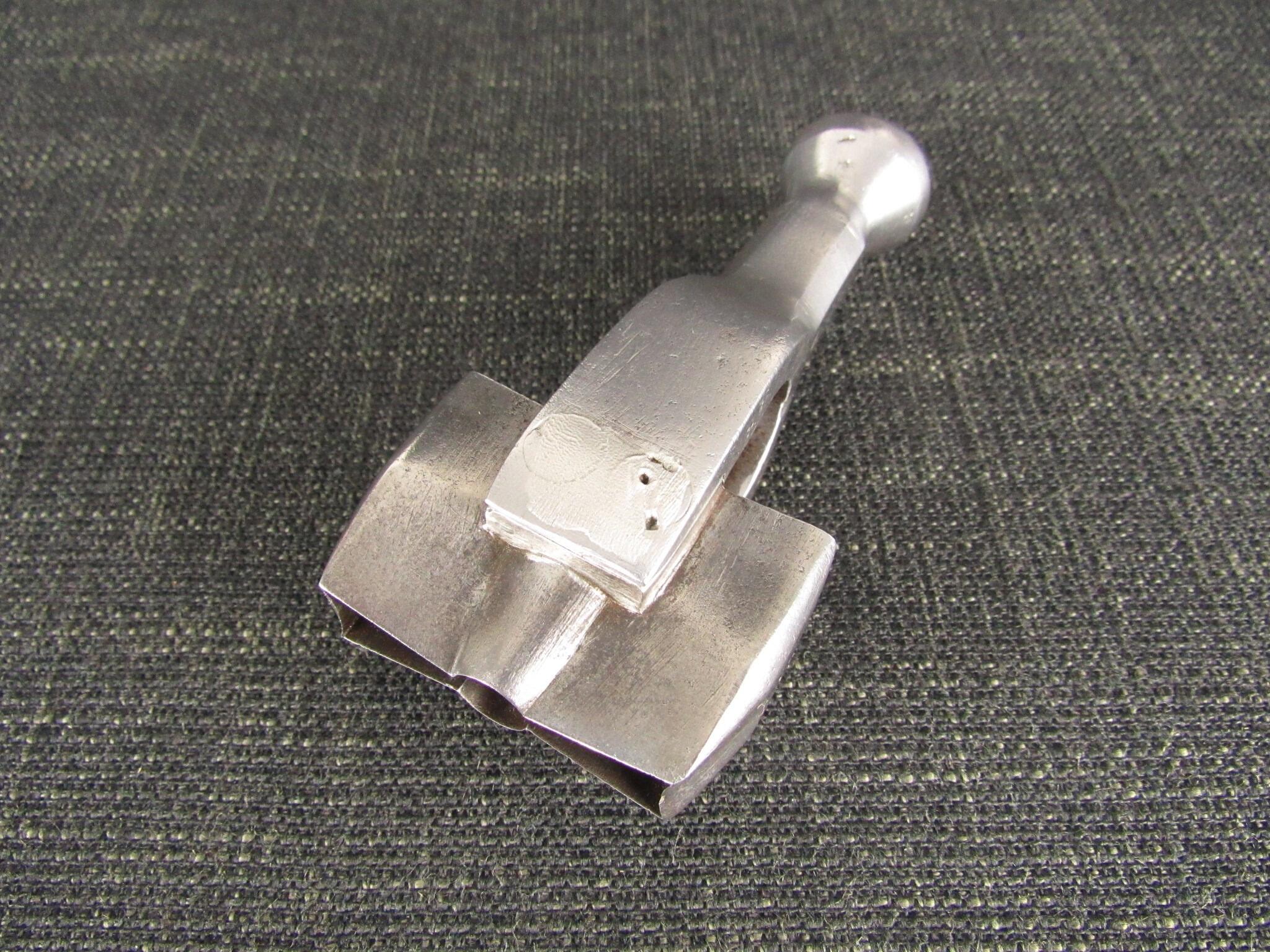 Large Bow Punch