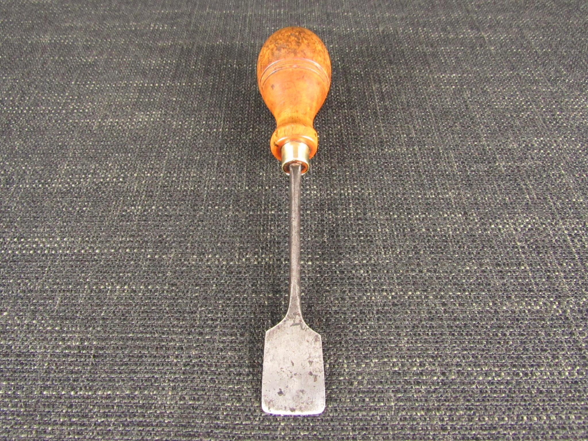 Button Hole Chisel