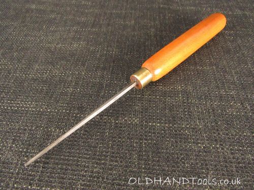 Narrow Fishtail Carving Gouge - 1/16 inch 2mm