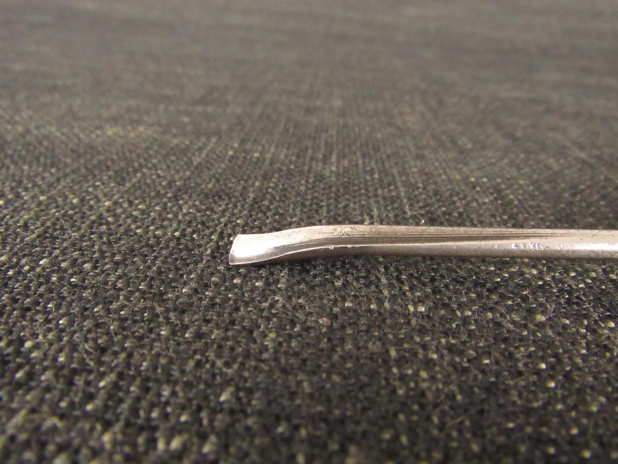 Antique Fishtail Carving Gouge - 1/4 inch 6mm