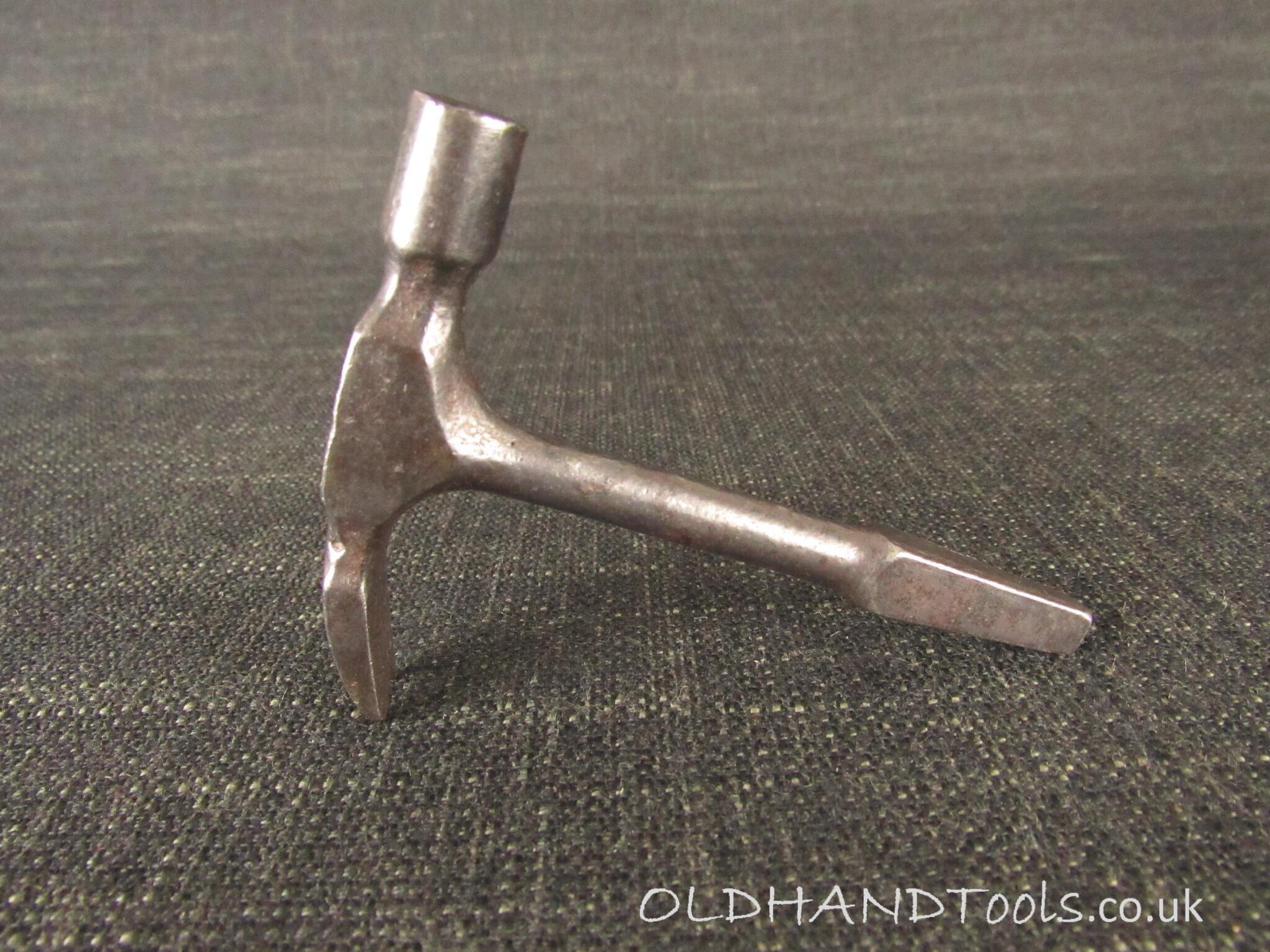 BRITISH RAIL Combination Carriage Key & Hammer