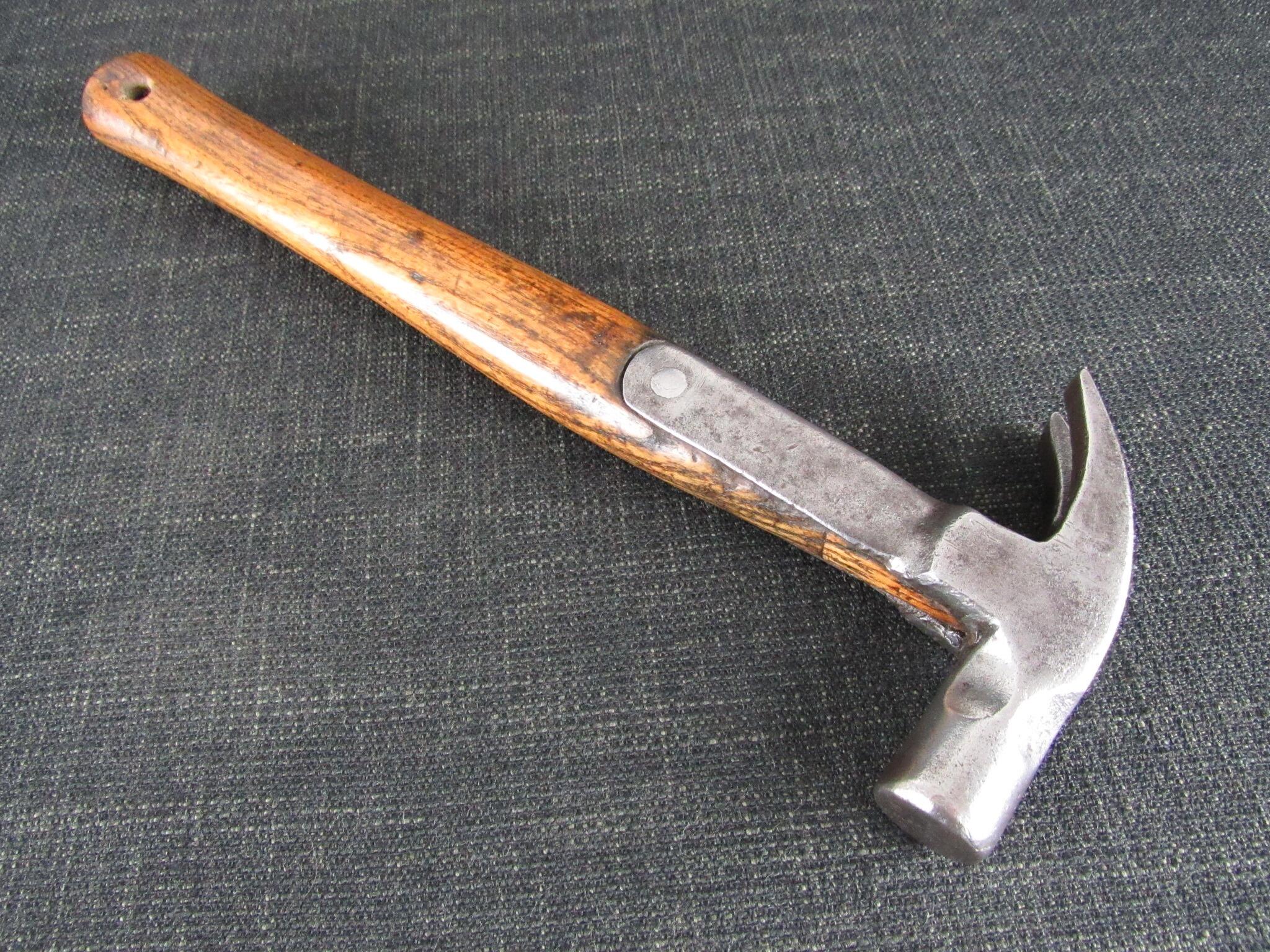 BRADES No 2 Strapped Claw Hammer