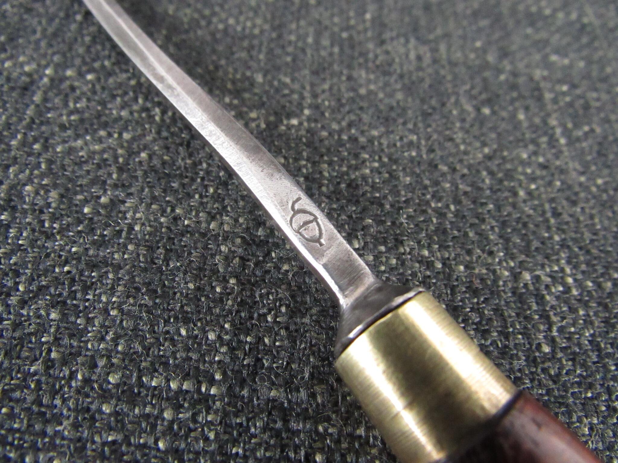 Narrow HENRY TAYLOR Curved V Carving Tool -3/32 inch