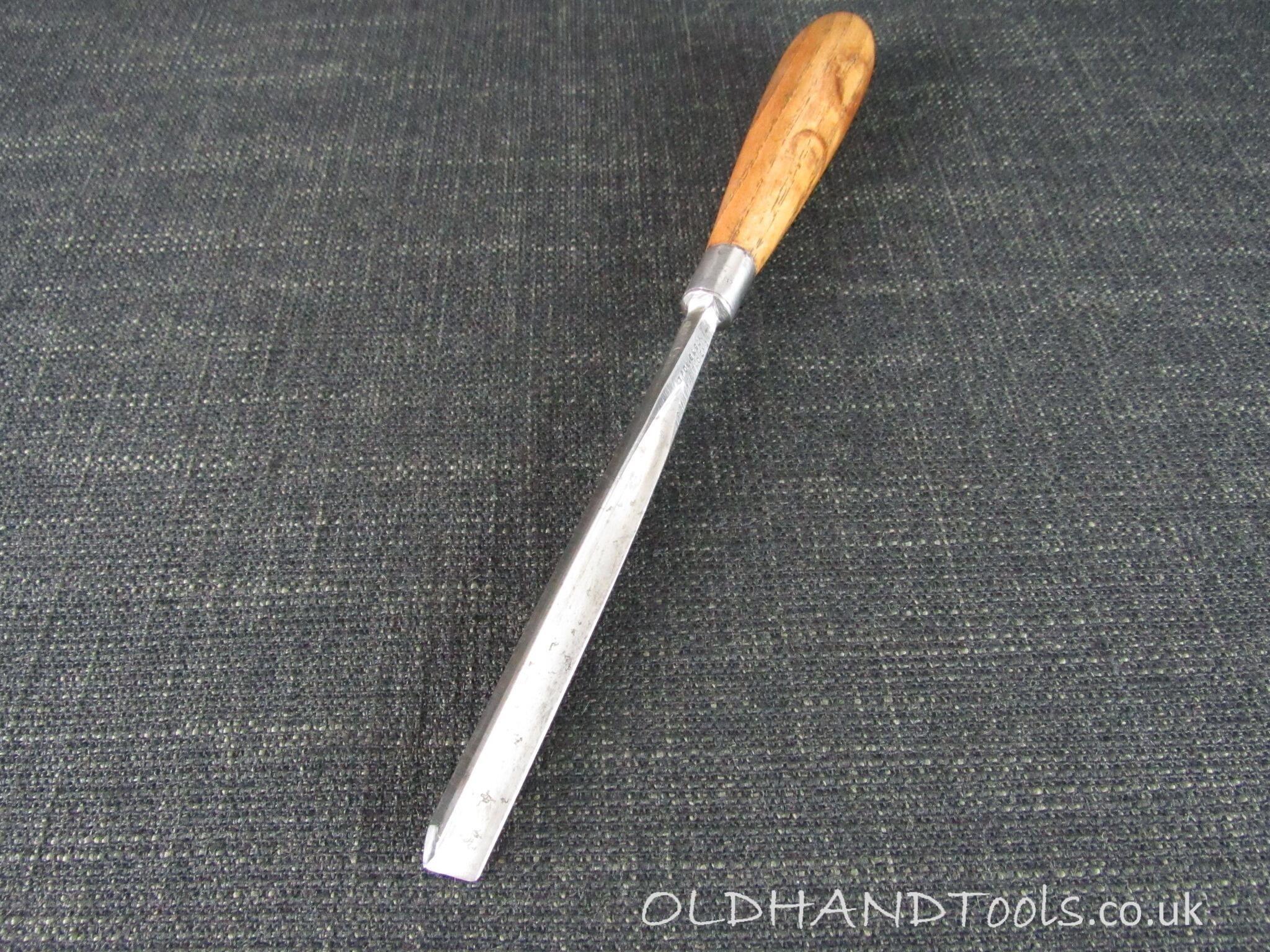JB ADDIS 3/8 inch No 39 V Carving Tool
