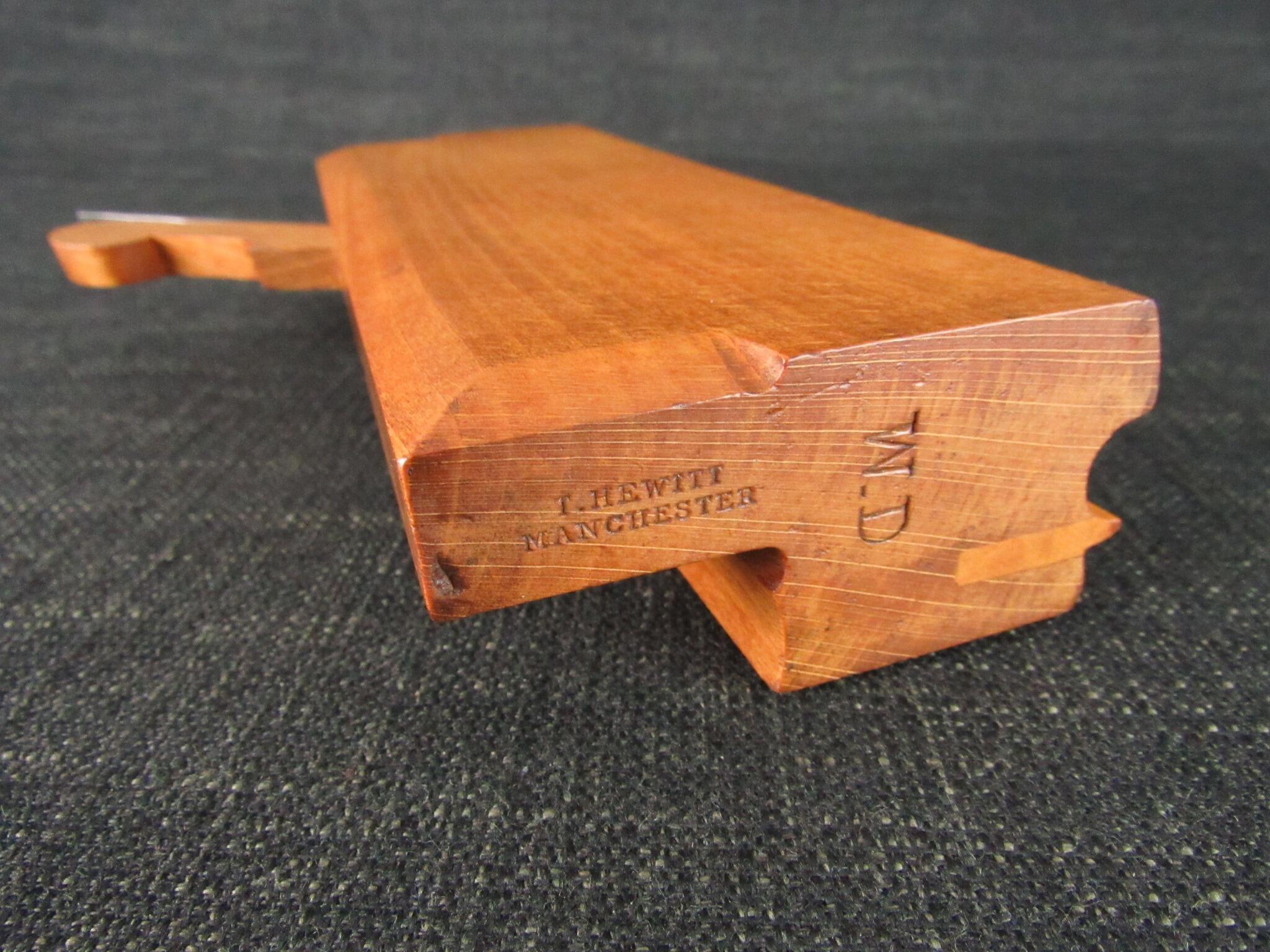 T HEWITT 5/8 inch Side Bead Moulding Plane