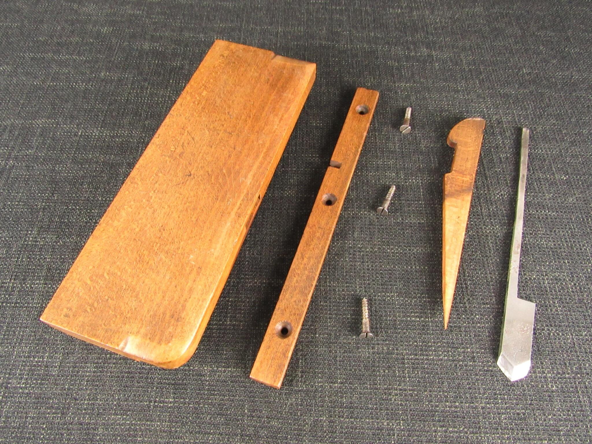 GRIFFITHS Chamfer & V Moulding Plane *SOLD*