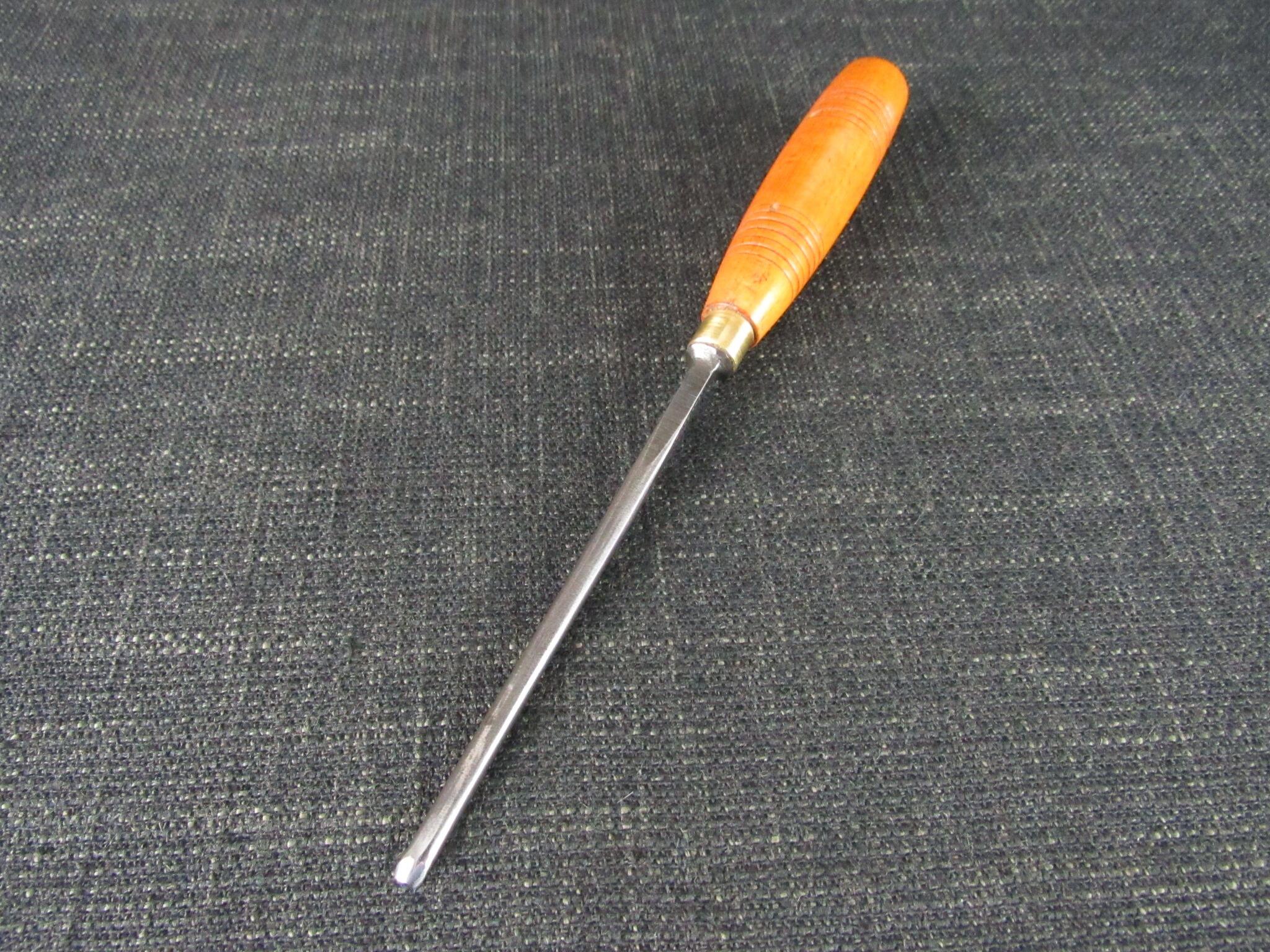 JB ADDIS 5/32 inch No 7 Carving Gouge - 4mm