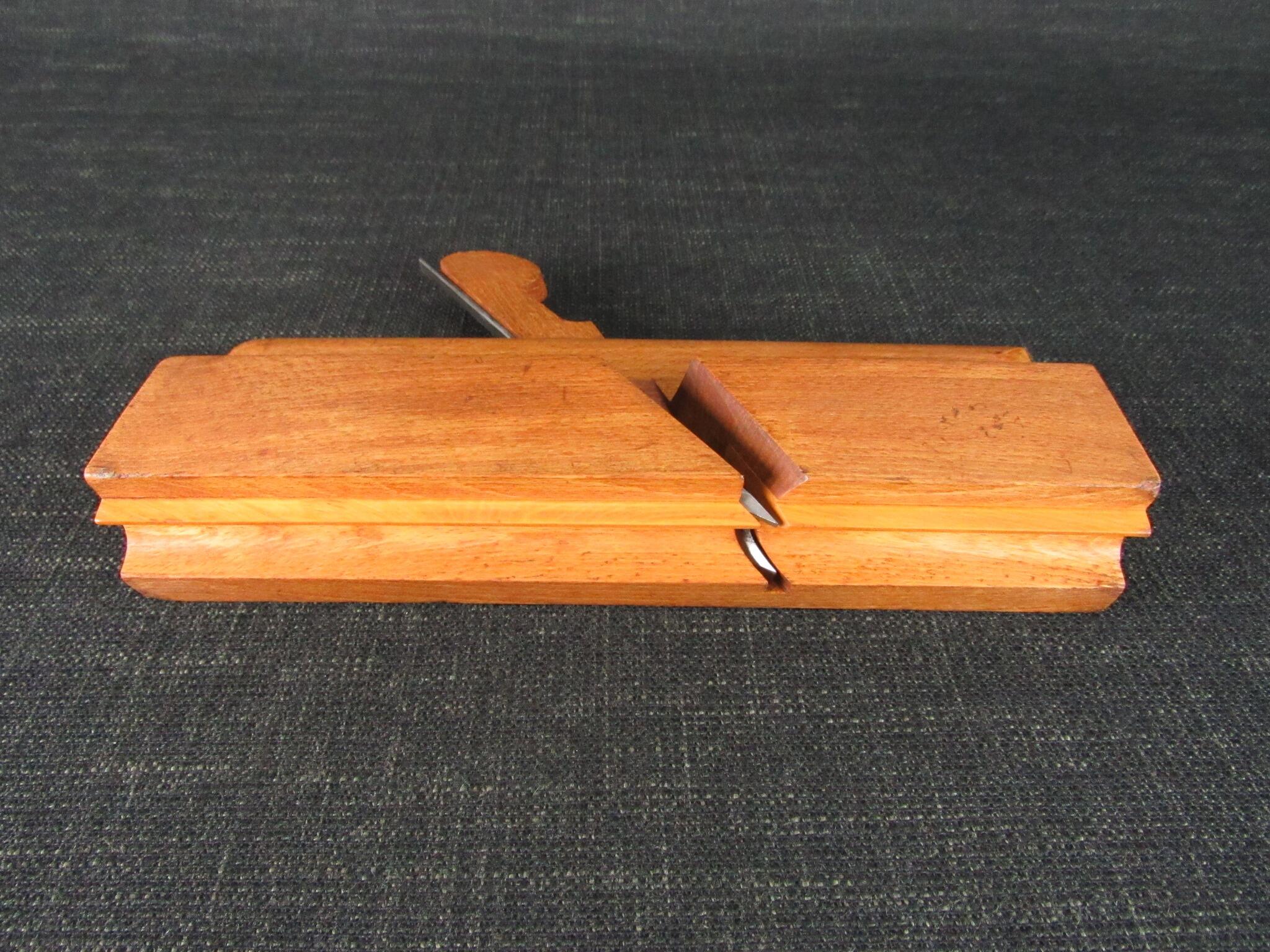 T HEWITT 5/8 inch Side Bead Moulding Plane