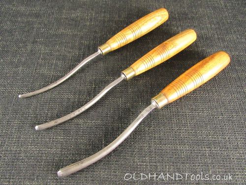 3 Graduated HENRY TAYLOR Curved Carving Gouges - No.19 sweep