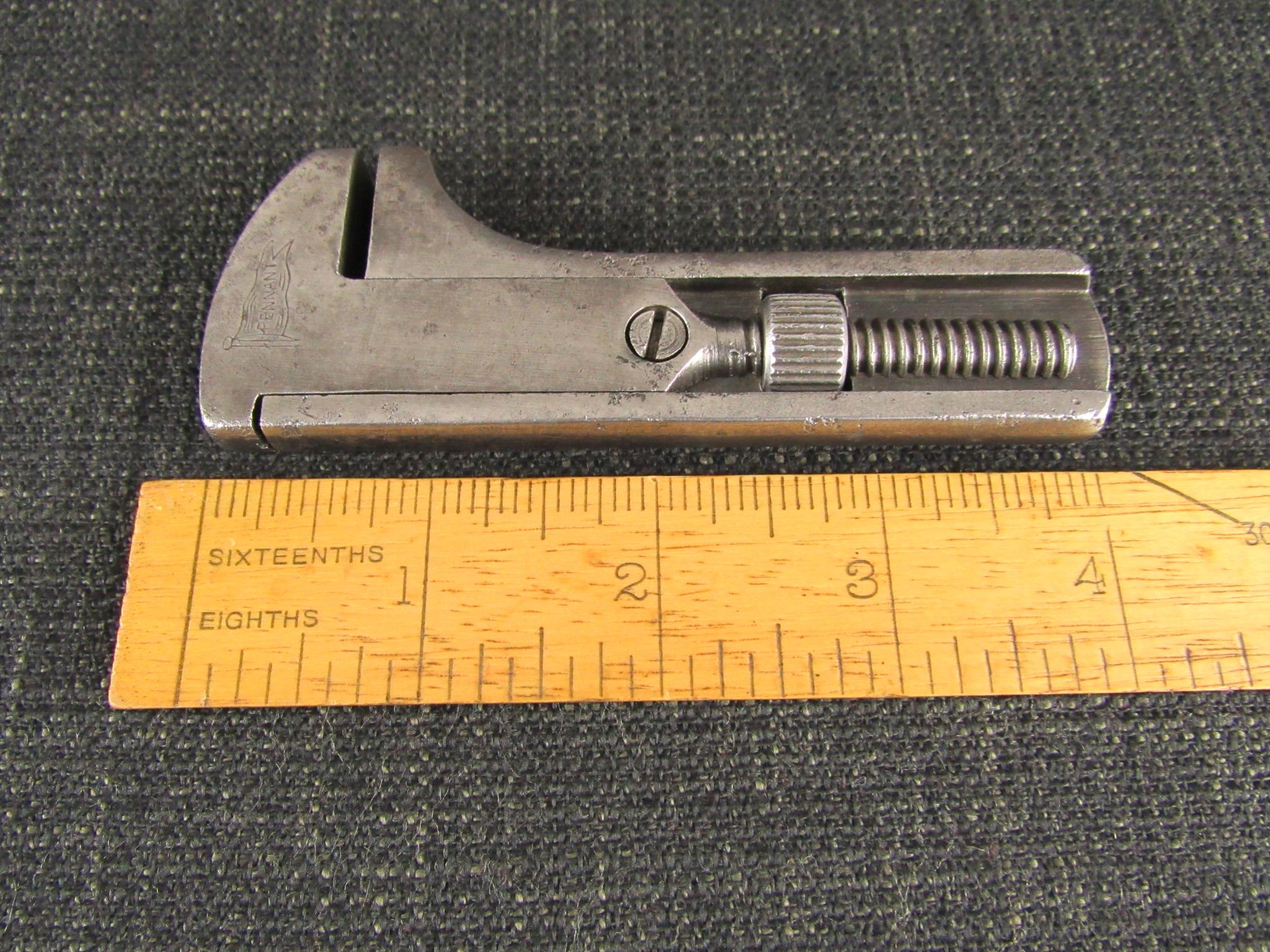Small PENNANT Adjustable Spanner
