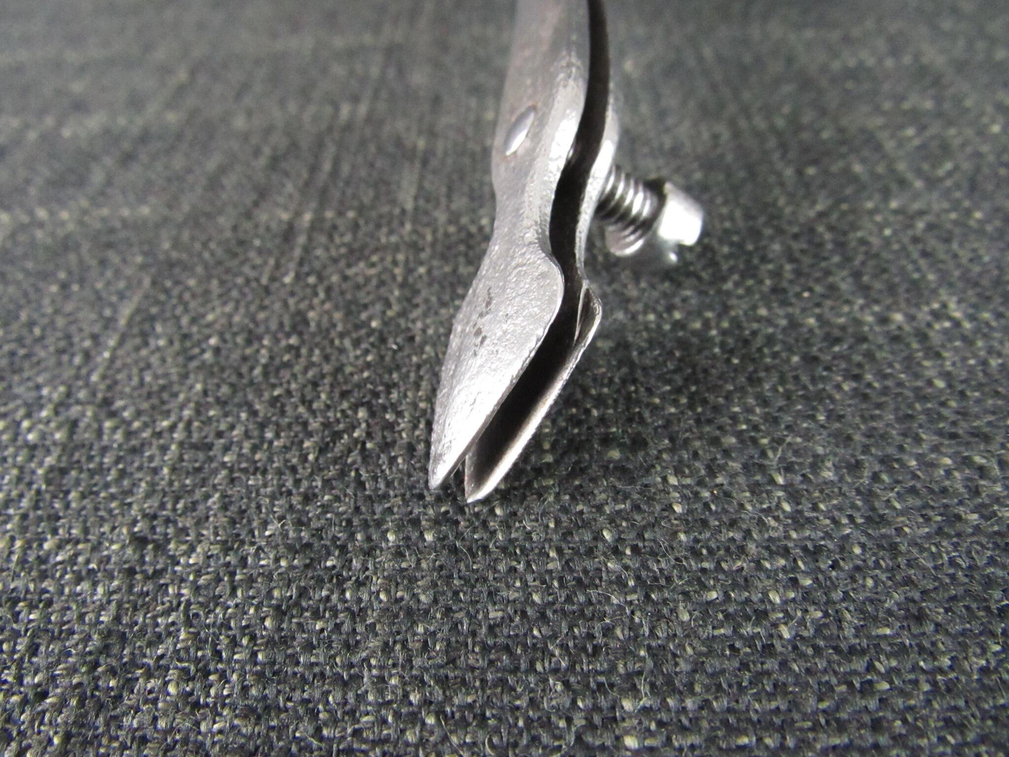Vintage Saddlers Screw Crease with Horn Handle