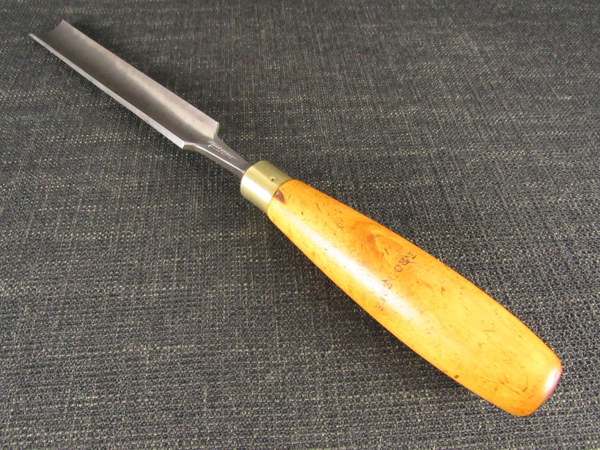 ISAAC GREAVES 1 1/16 inch Paring Gouge