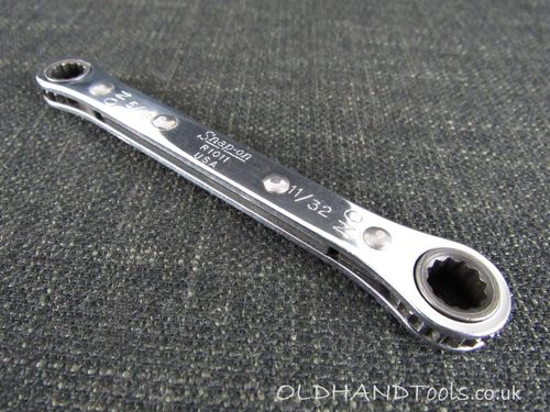 SNAP ON R1011 Spline Ratcheting Box Wrench - 5/16 & 11/32 inch